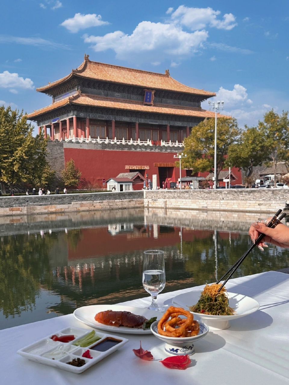 总要来北京故宫旁吃一次烤鸭吧! 四季民福景观位蛮美的!