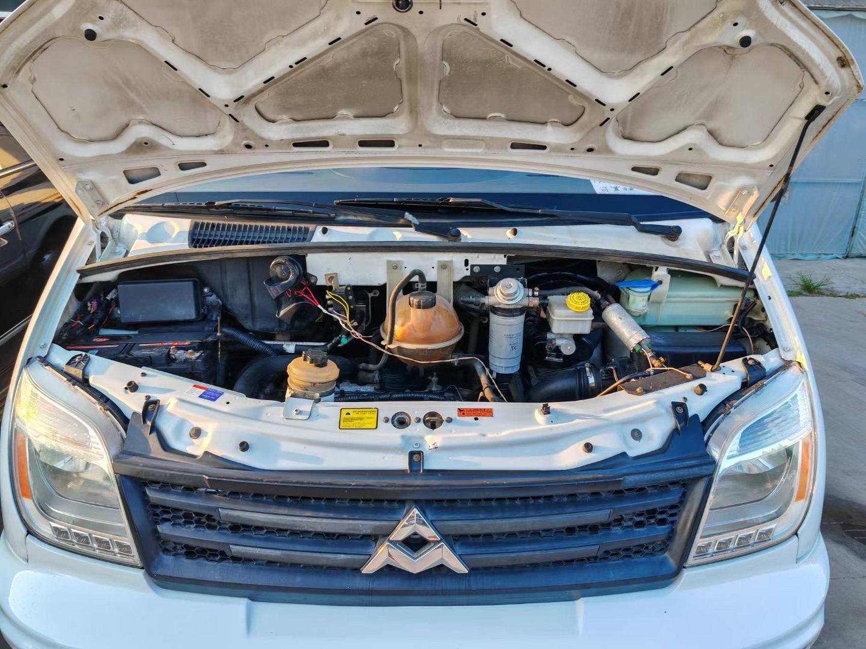 2013年11月大通v80,柴油3座盲窗货运版蓝牌封闭式货车,拉货不怕查