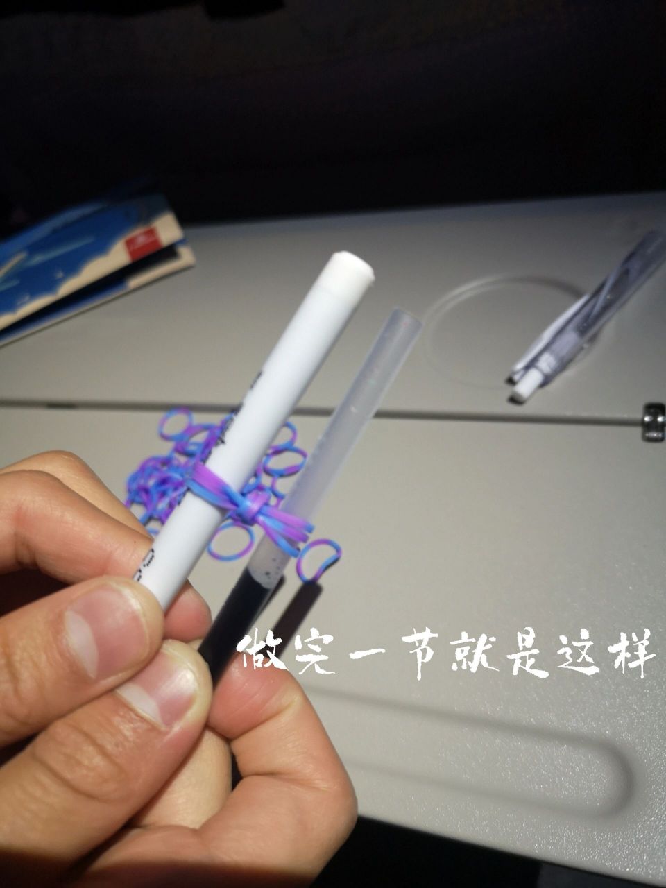 小皮筋手环教程(图片版) 主页还有视频教程,超详细,手残党也能学会!