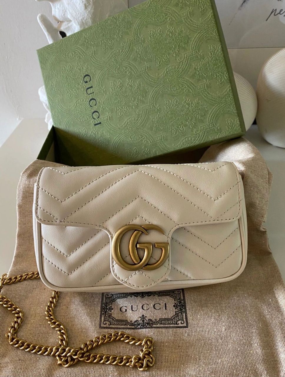 gucci古驰supermini真实测评想入的进来听 如果你仅仅想拍照搭配,可以