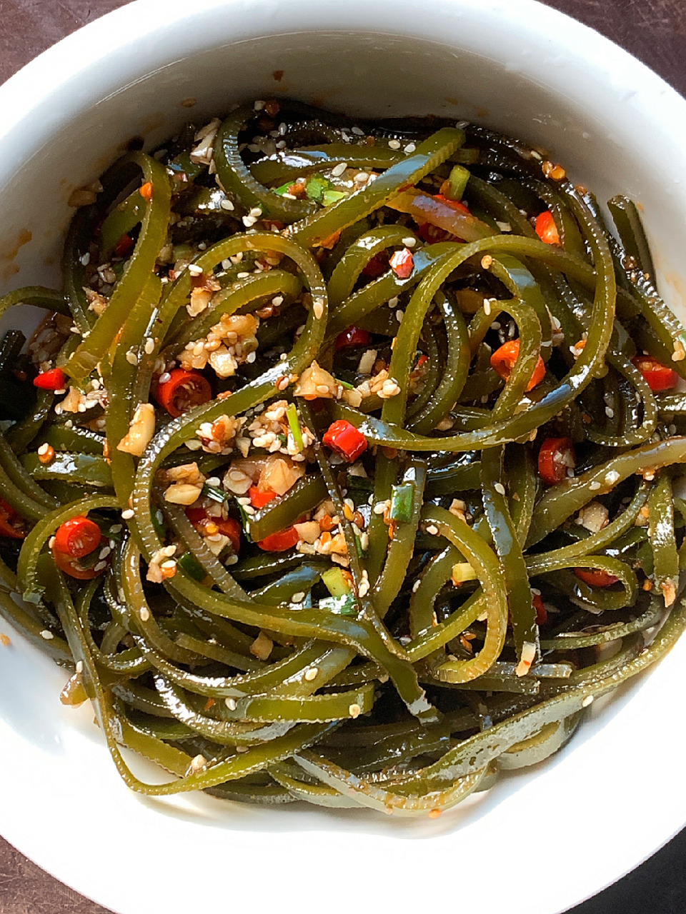 年夜饭桌上必不可少的下酒菜之凉拌海带丝!