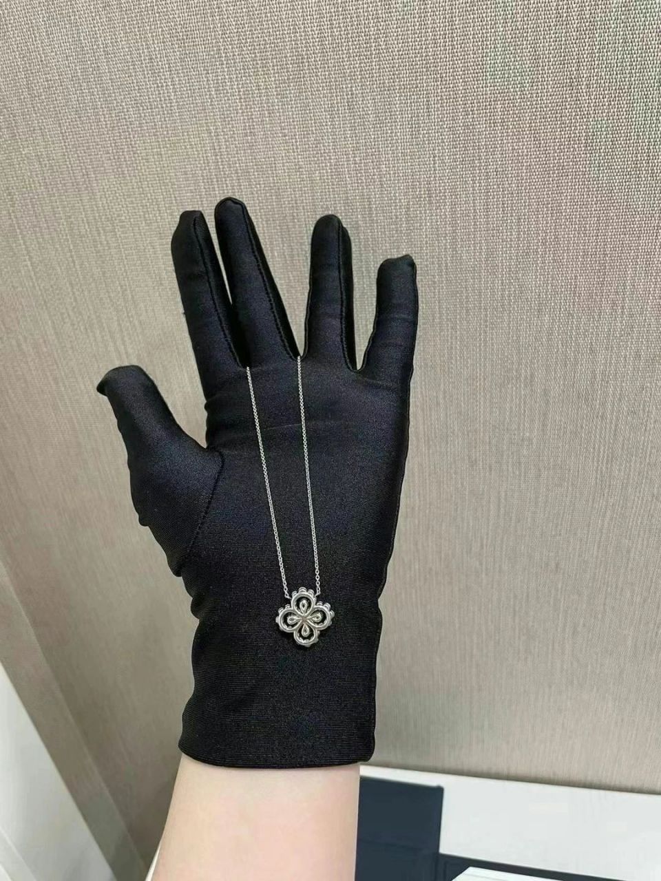 全新海瑞温斯顿loop系列 全新海瑞温斯顿loop系列 白金水滴全满钻镂空