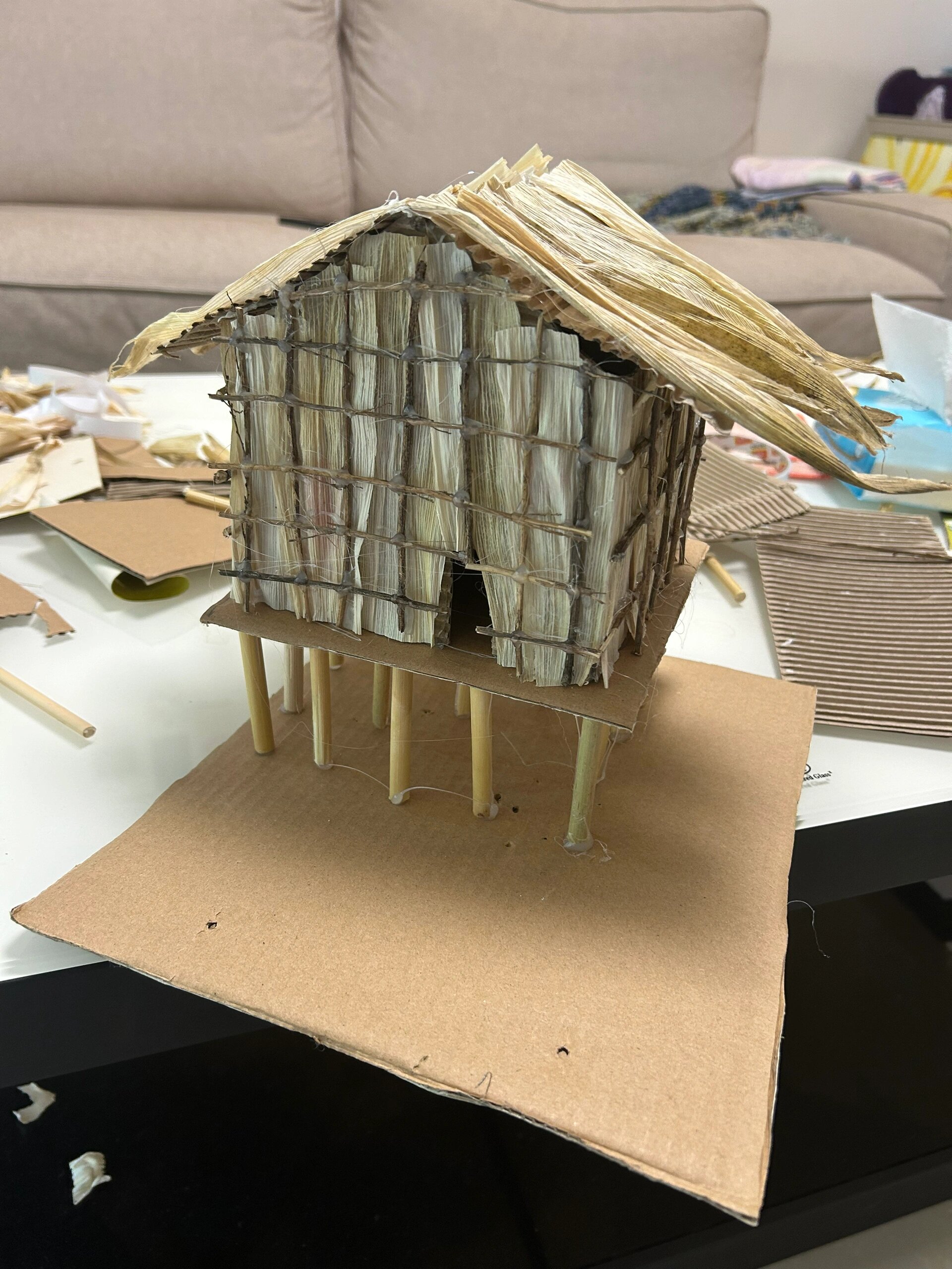 河姆渡人的干栏式建筑