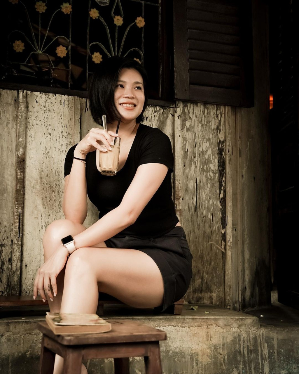 今天是穿红拖鞋的娘娘[三哈] #吴柳莹##吴柳莹##羽球小v分享