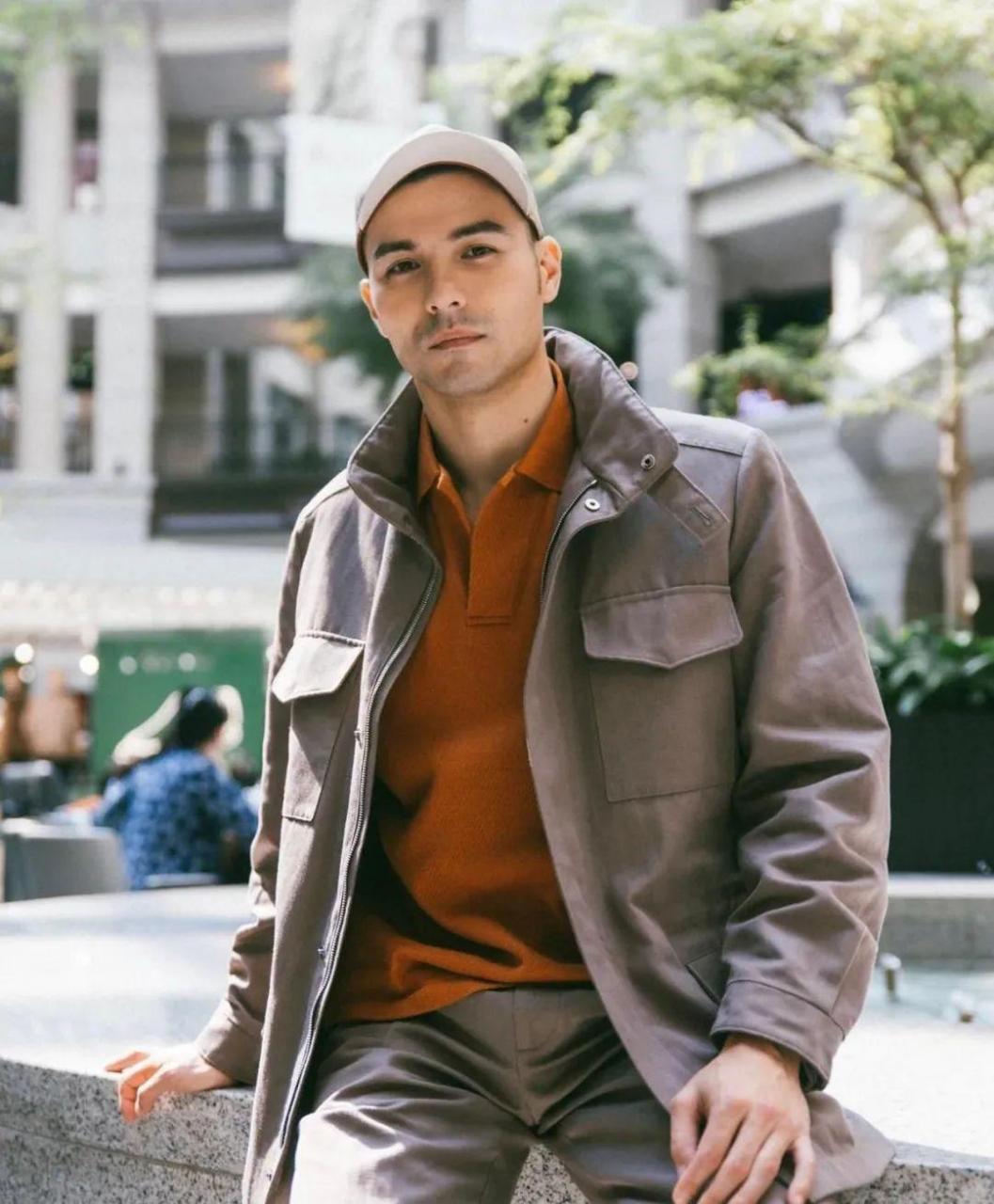 中英混血男演员凤小岳(rhydian vaughan)在新专辑《柒》中分享了他的