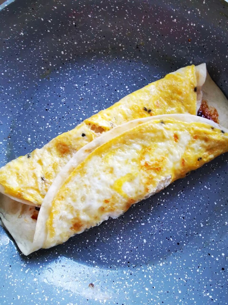 10分钟快手早餐-肉松鸡蛋卷饼01566难度6015 有鸡蛋有薄饼10