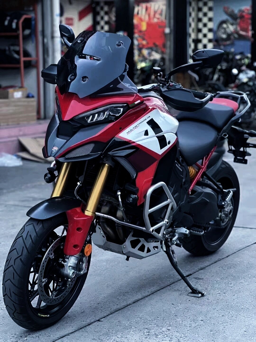 11月上牌 杜卡迪派克峰v4  新车成色 2023年11月上牌准新杜卡迪派克峰