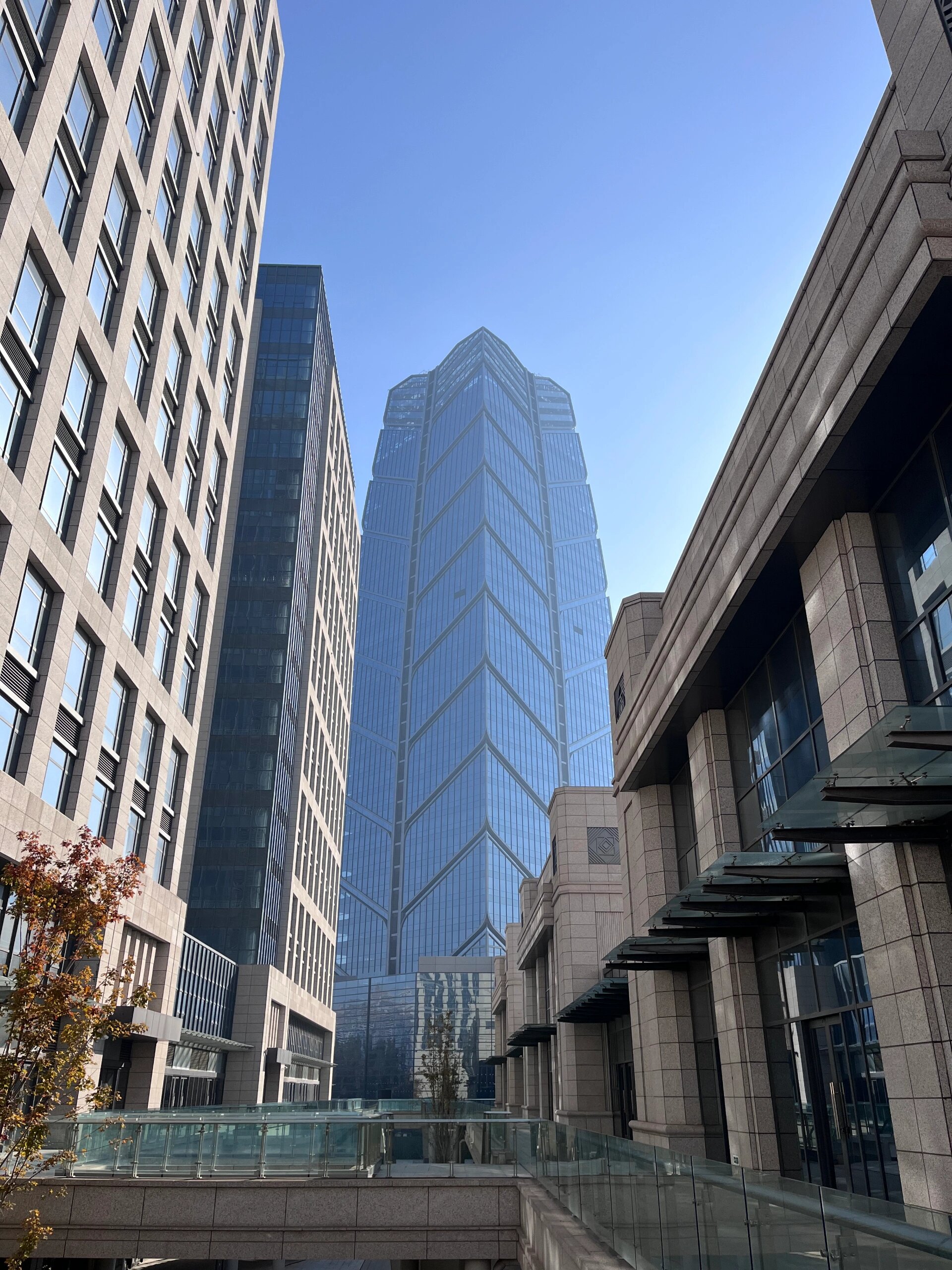 打卡新乡新地标——金穗塔 这两天天气太好了,适合打卡!