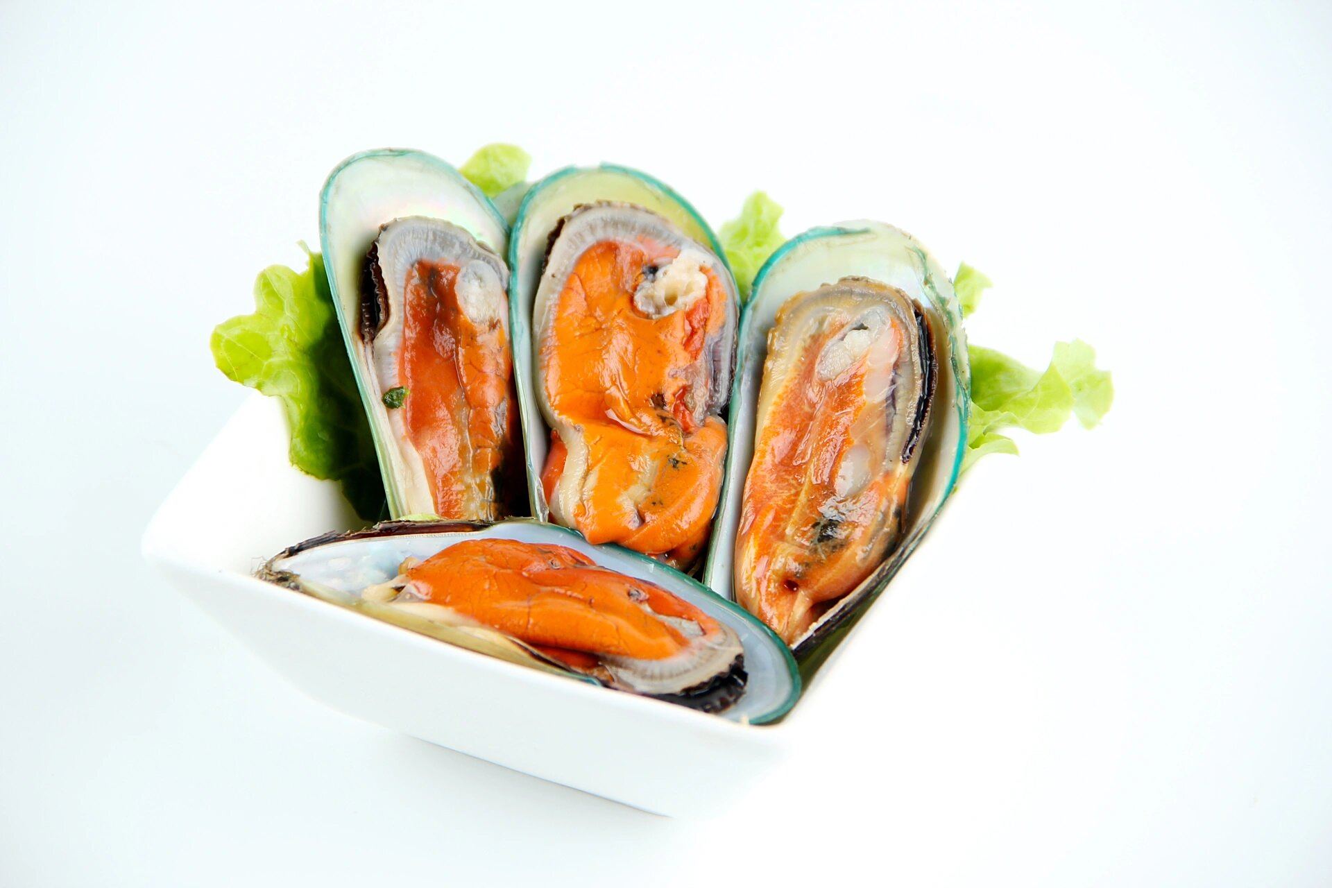 青口贝,北方叫海虹,南方人叫青口,淡菜,亦称"东海夫人",学名叫贻贝,为