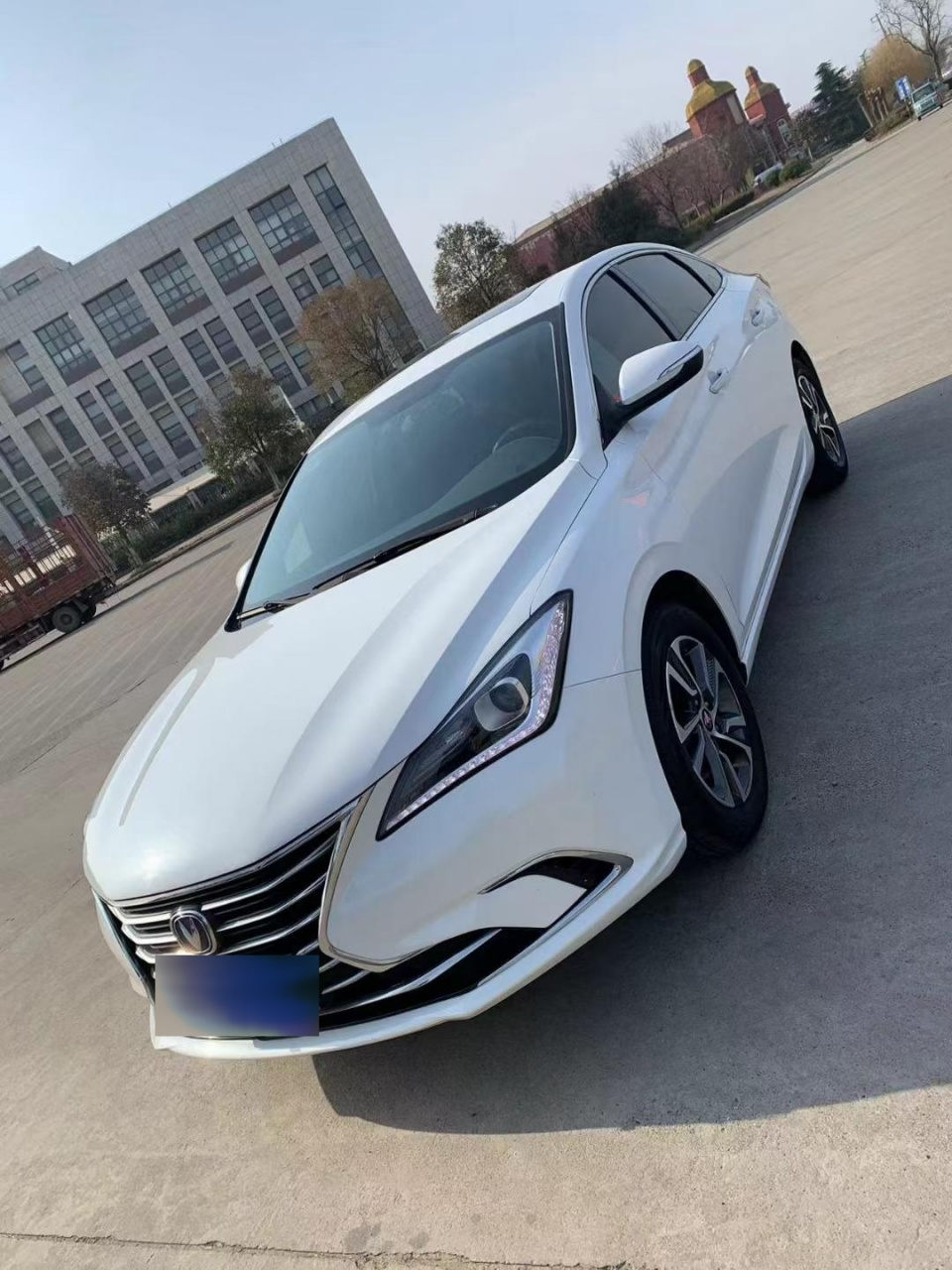 最新拿下18年精品长安逸动 颜值高 手动挡带天窗 无钥匙进入 一键启动