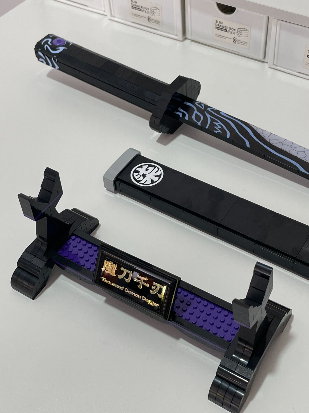 之前在小破站看伍六七真的好喜欢啊 现在终于有现货魔刀千刃啦 一共