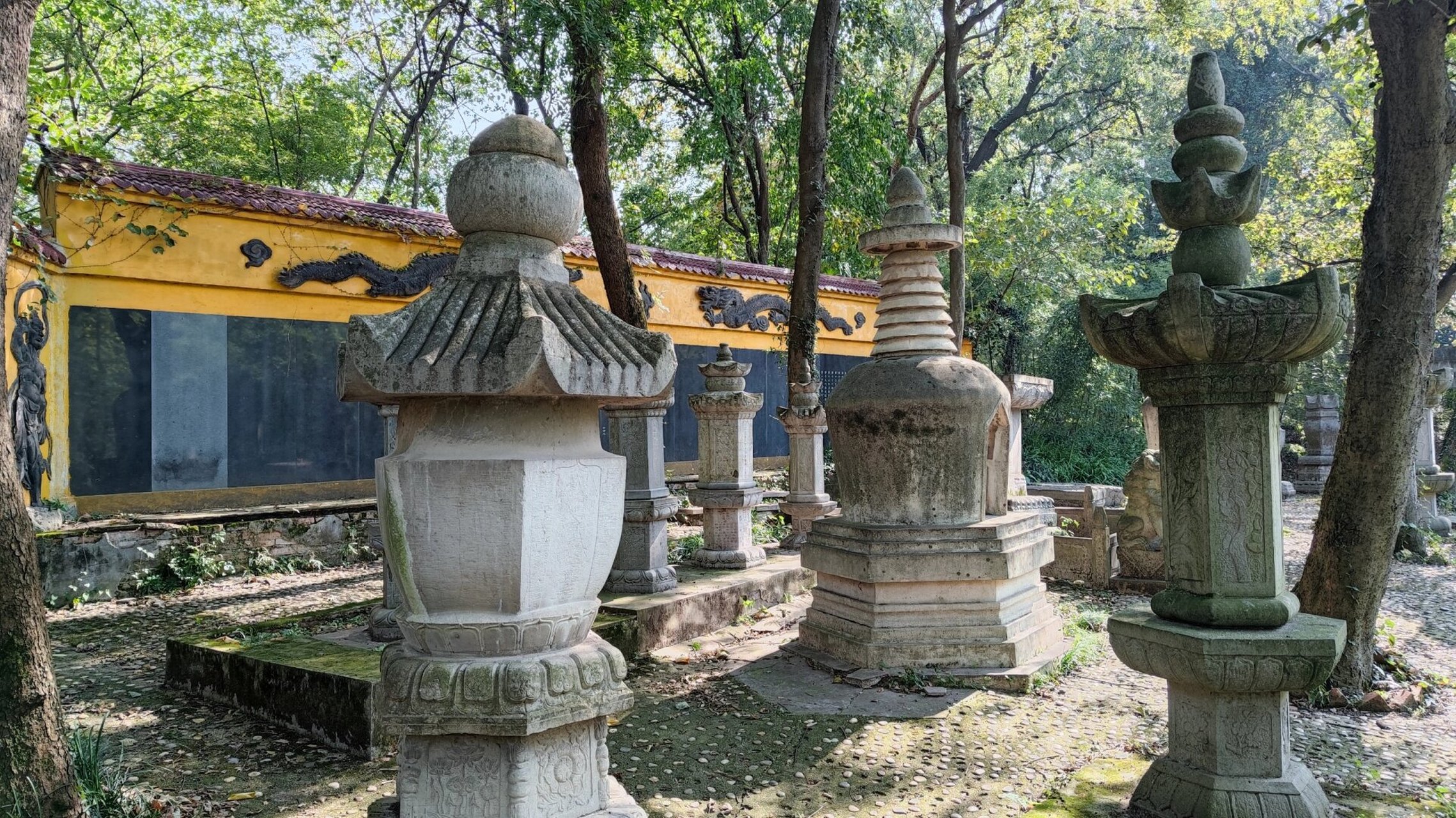 天隆寺塔林 大隐隐于市