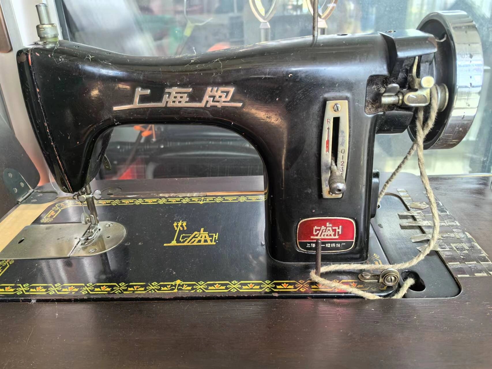 出六十年代上海牌缝纫机