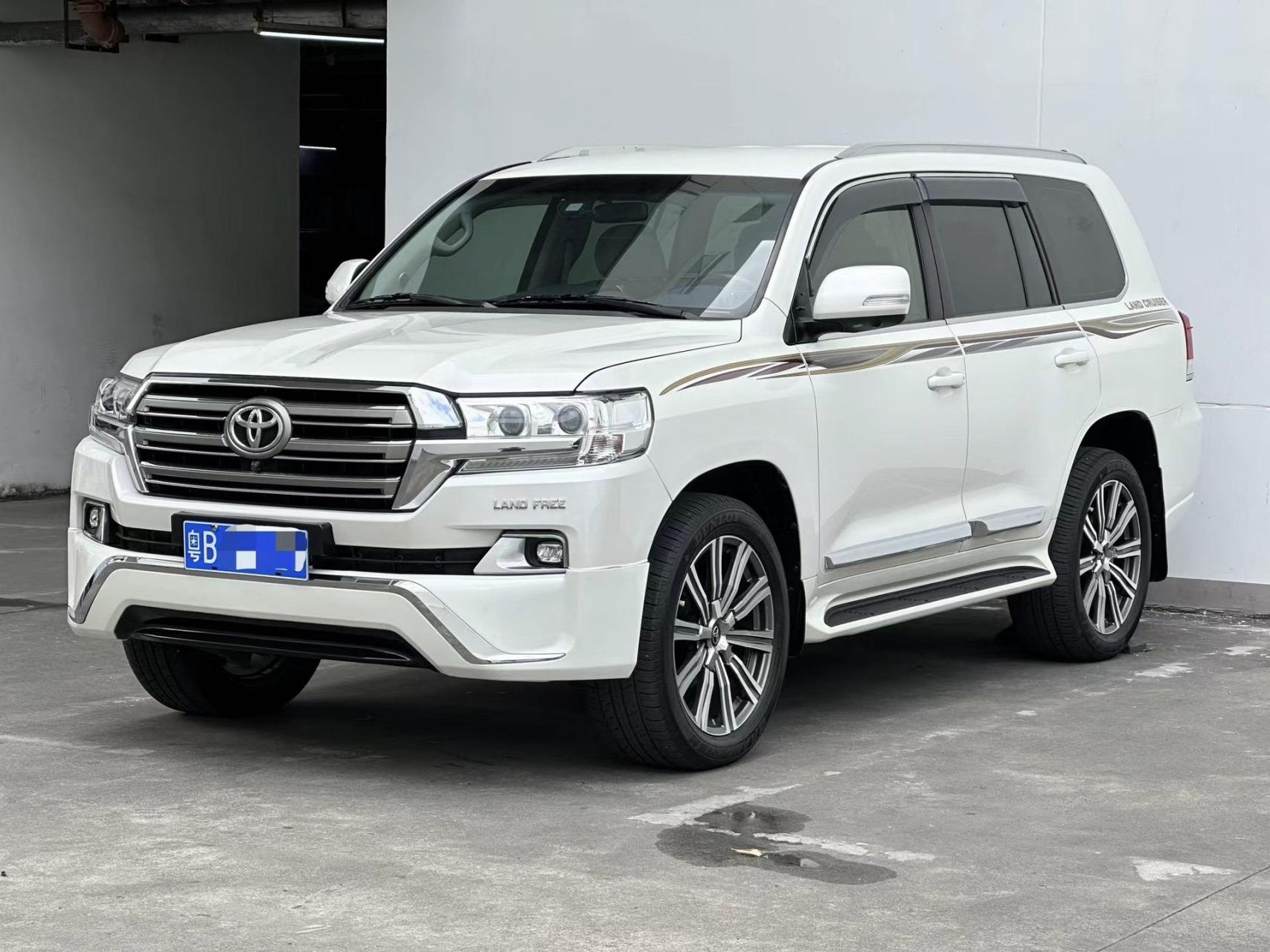 酷路泽4500柴油   车辆品牌:中东版兰德酷路泽4500柴油版v8-d4d 车辆