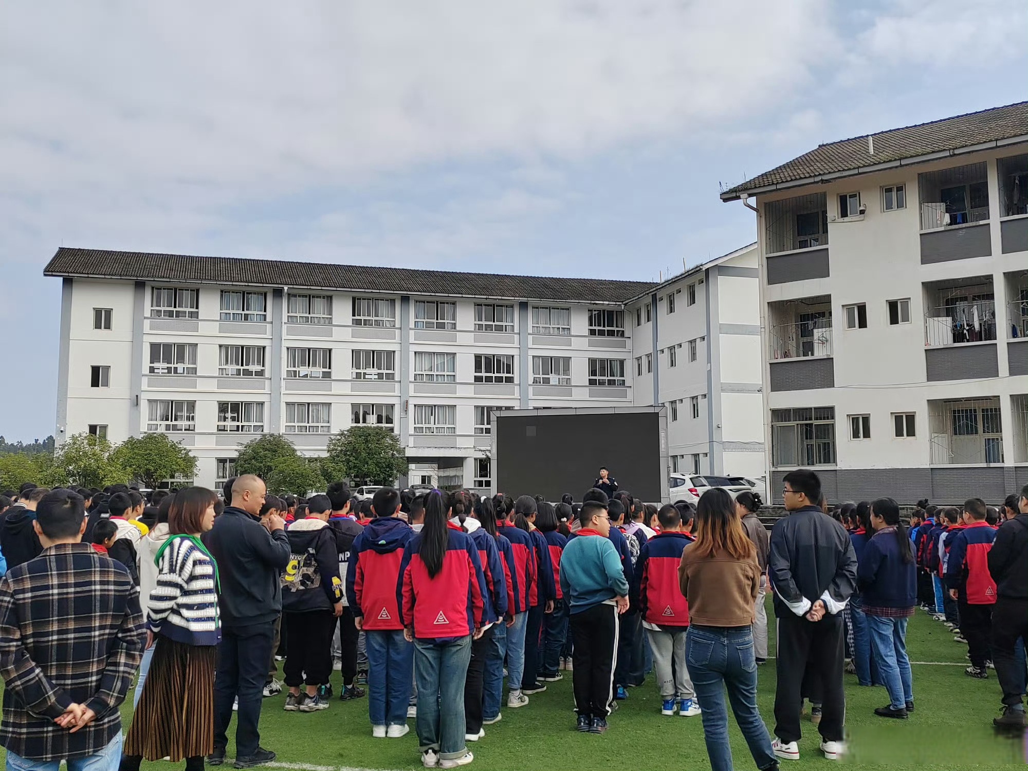 雅安名山中学雅安市名山贸易校名山区前进镇初级中学玉州区名山中学