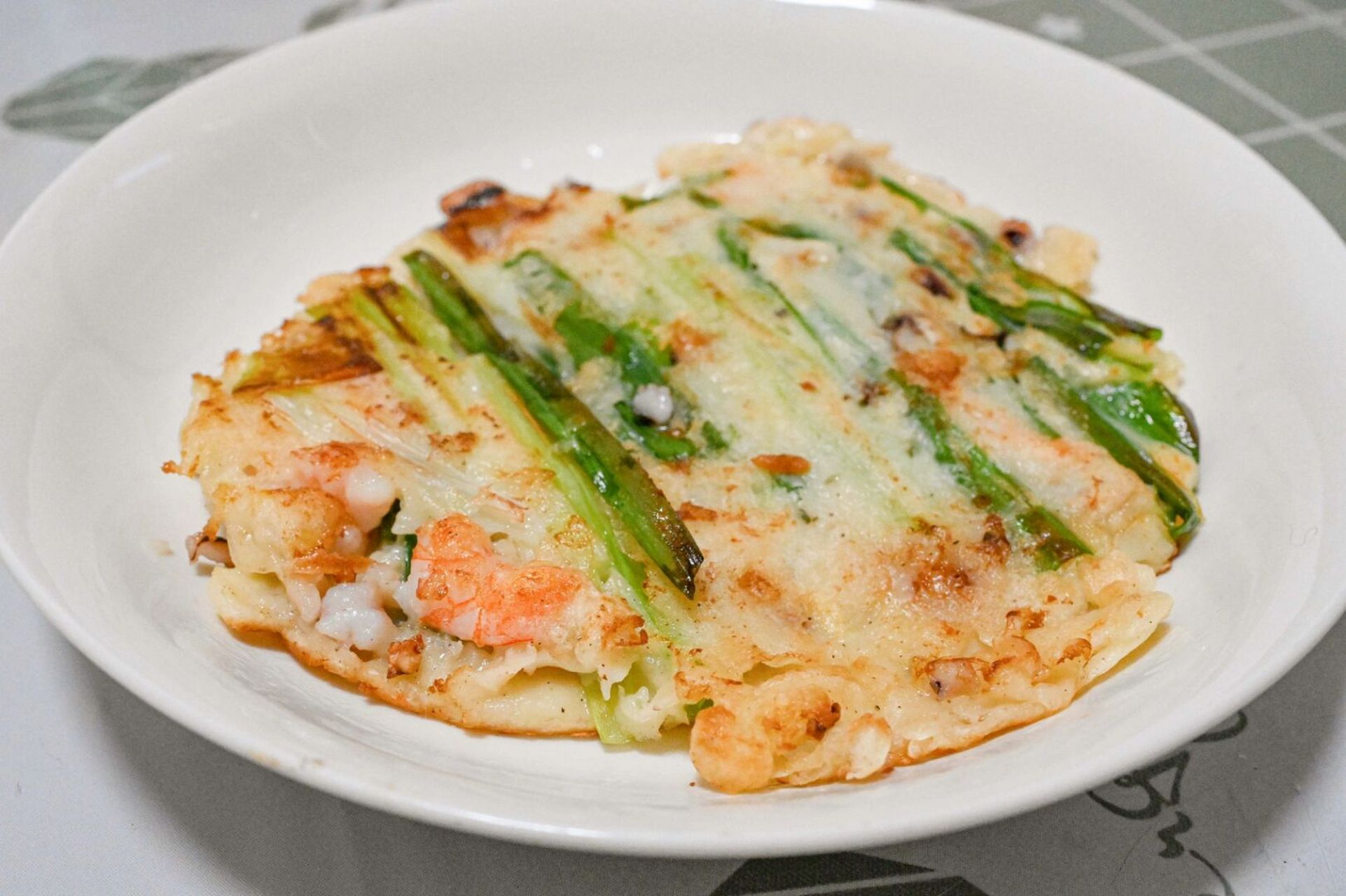 好吃的海鲜葱饼哦 之前看电视剧里面吃这个海鲜饼,男女主角吃的真香啊