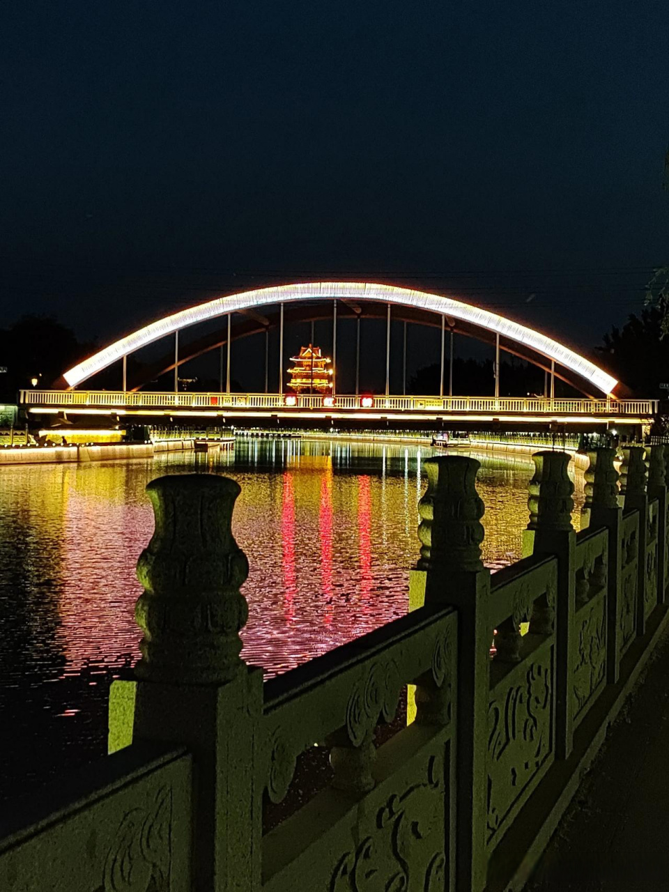 沧州体育场夜景图片