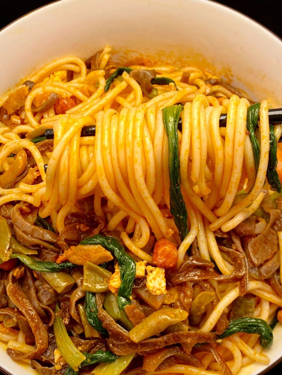 今天分享美味的干拌螺蛳粉新吃法,吃腻了带汤的一定要去试试这,巨好吃