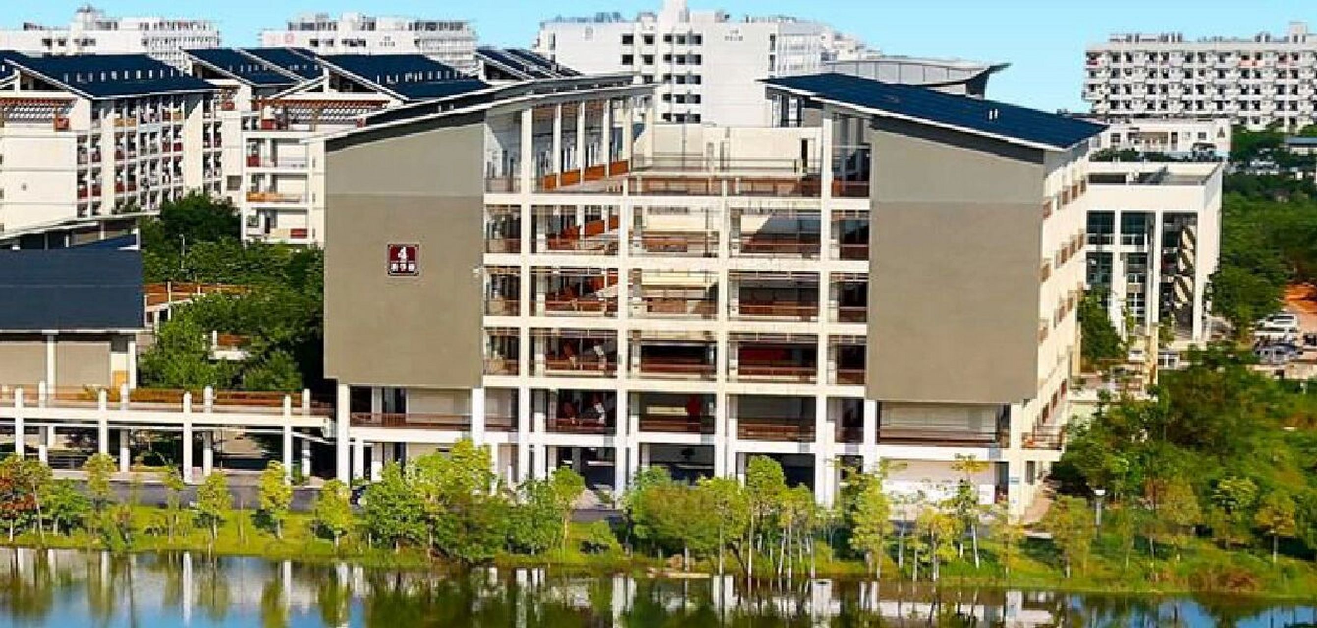 南宁职业技术学院 南宁职业技术学院是由南宁市人民政府举办,自治区,