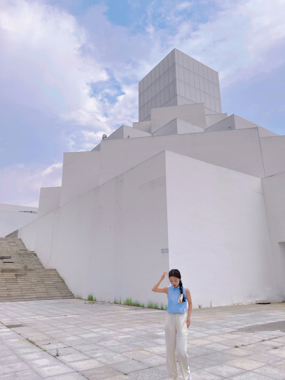 东胜清真寺9615 99定位:东胜清真寺 9315(寺后有条巷子有