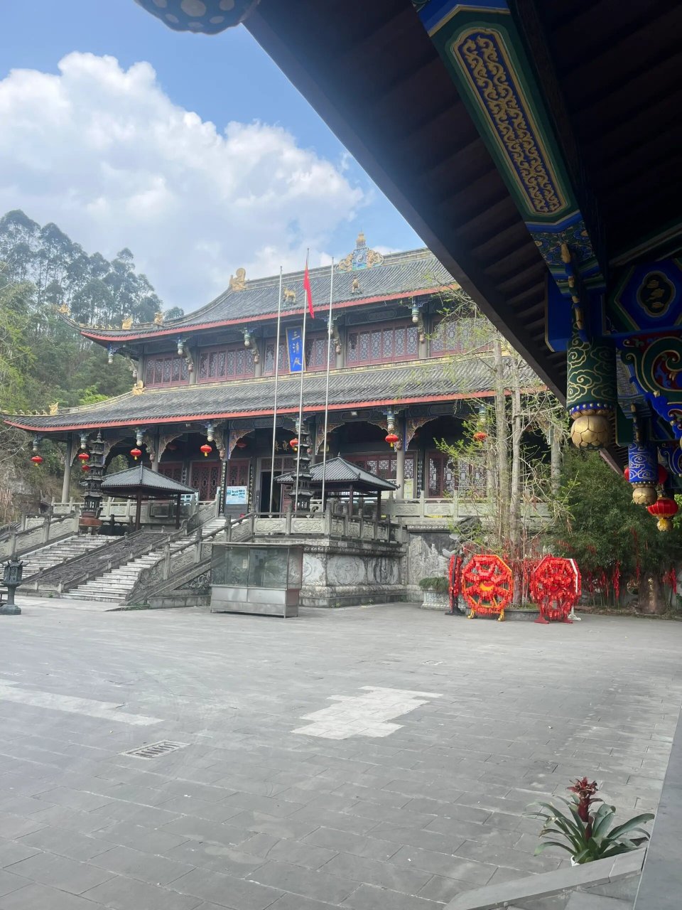 紫霞宫 和同事一起旅游,报团参观了大佛,下山后来到了紫霞宫,乐山道教