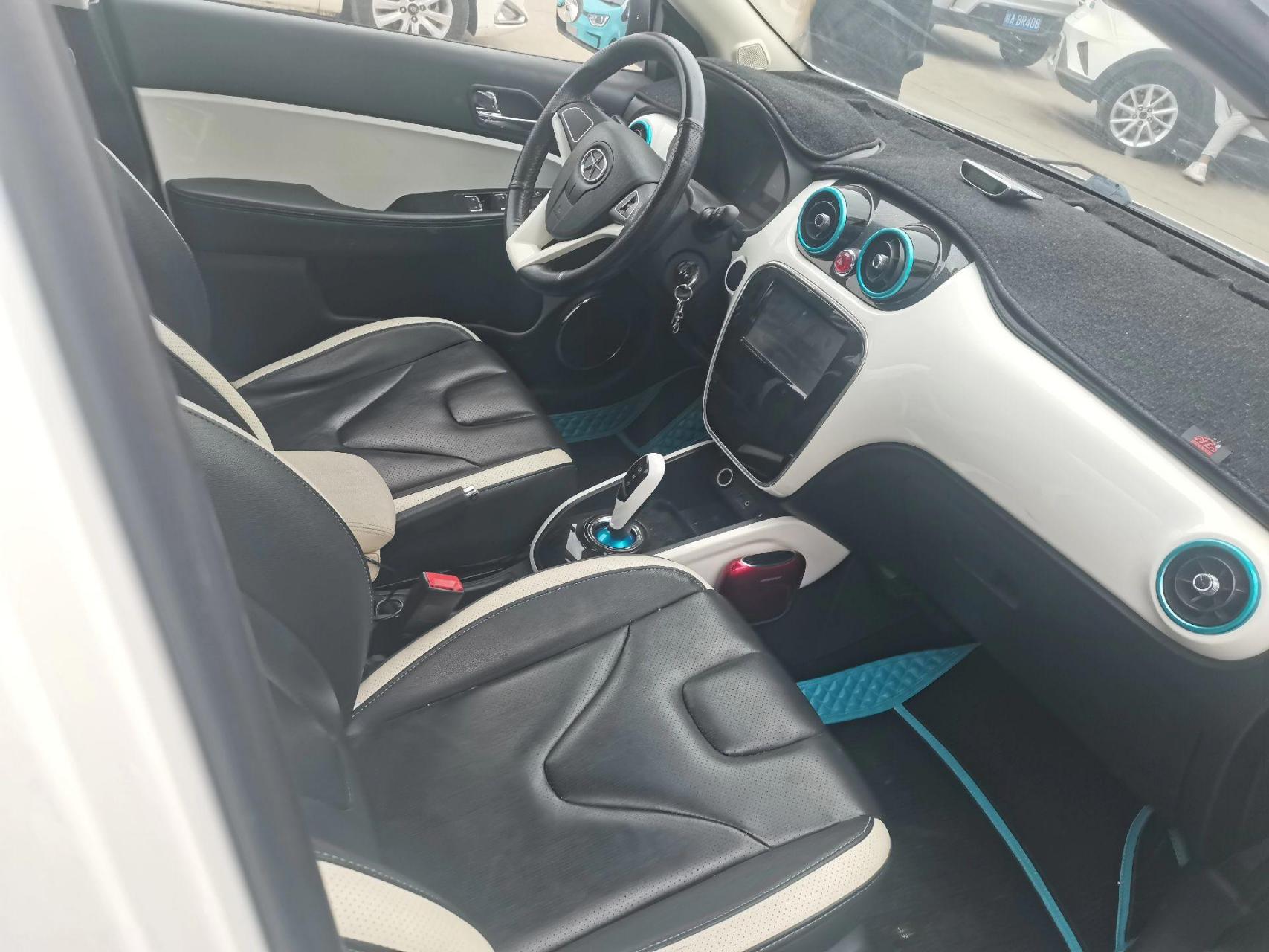 刚刚拿下16年上牌的江淮iev5,个人户才行驶了五万多公里,全车原版无