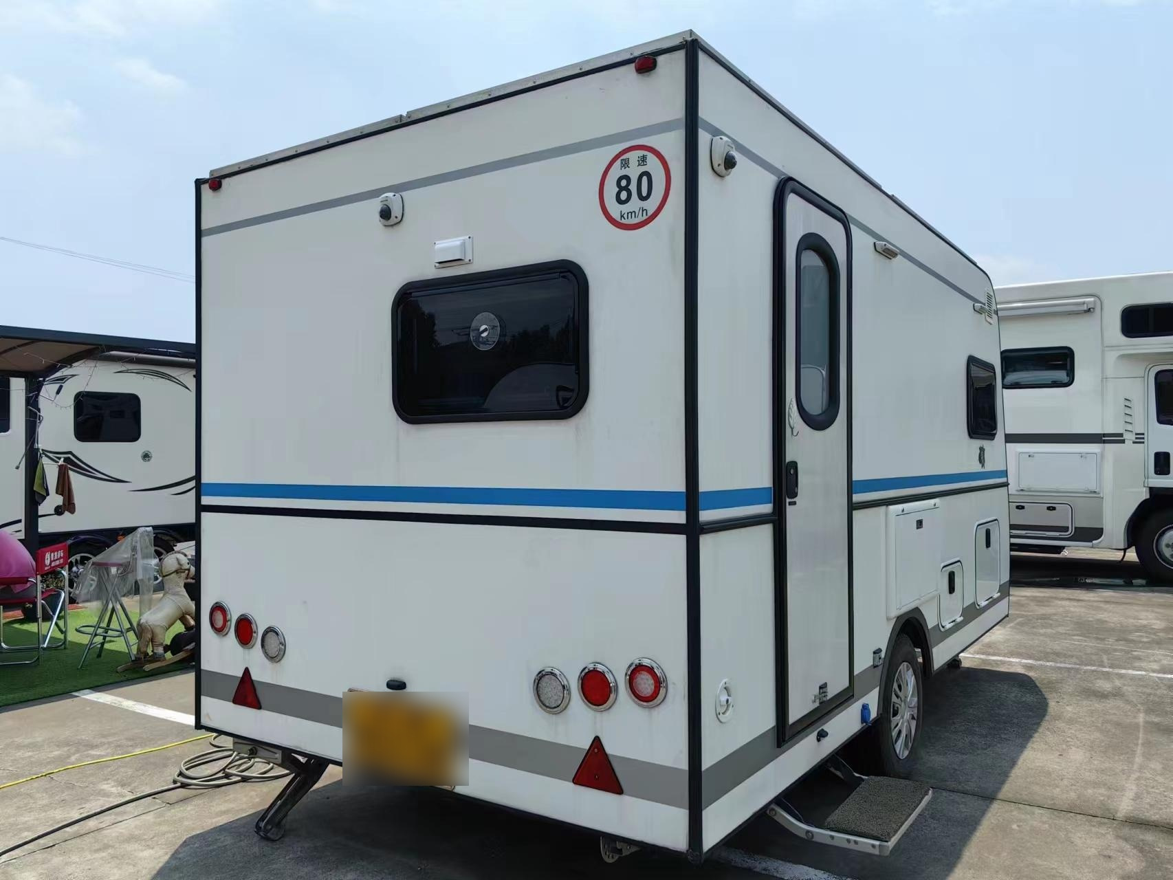 二手沂骏420拖挂房车, 车辆尺寸5500×2180×2460mm,车厢体长4.