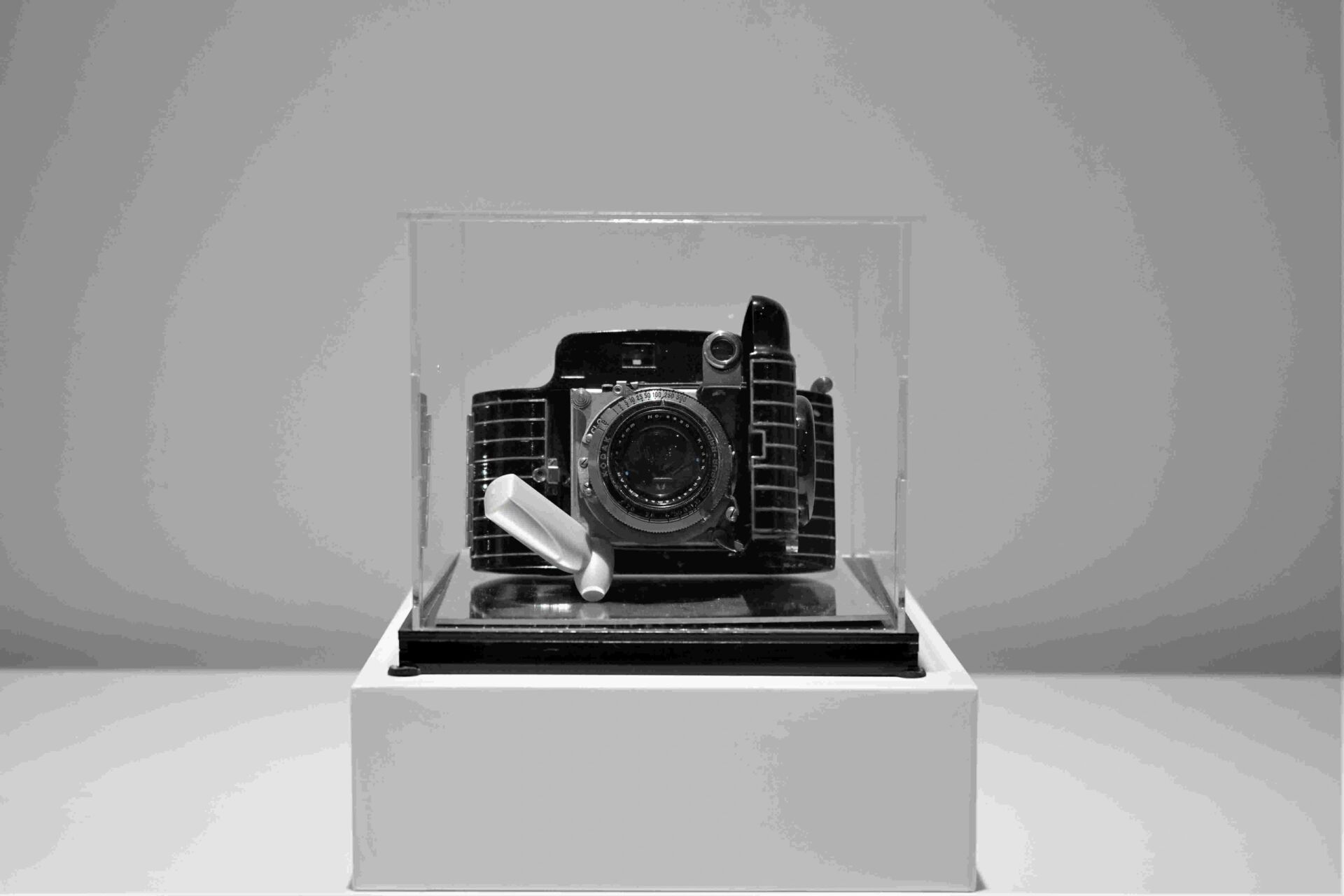 最早的便携式相机——"班腾"相机 所属展览:工业设计百年展 设计师