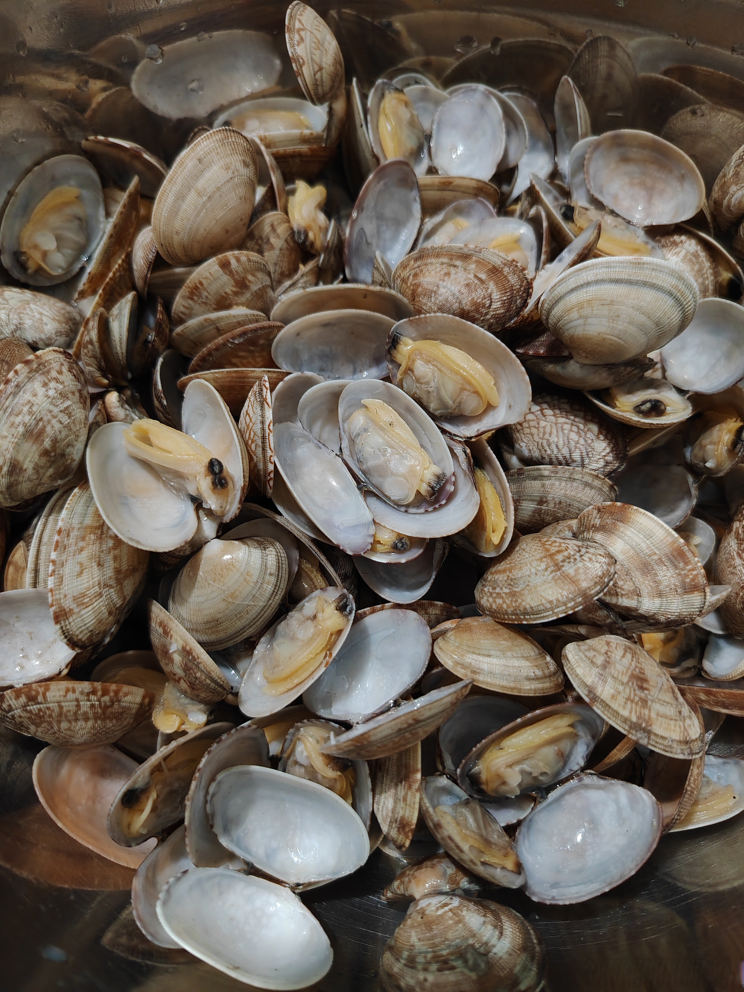 图四是饭店里蛤蜊芸豆面 #嫣嫣每天都在好好吃饭