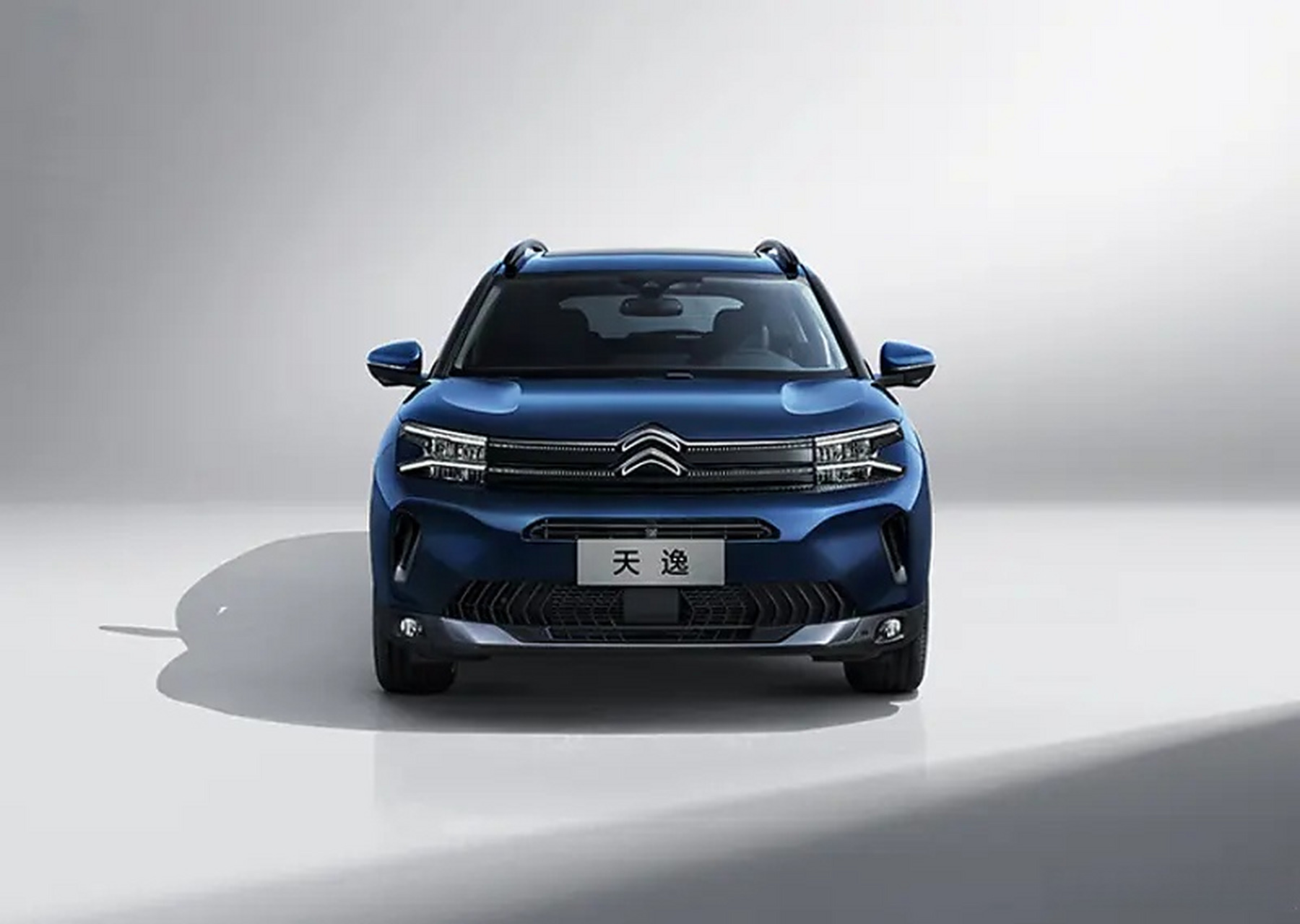 27万起  近日,2023款雪铁龙天逸c5 aircross正式开启预售,新车提供"