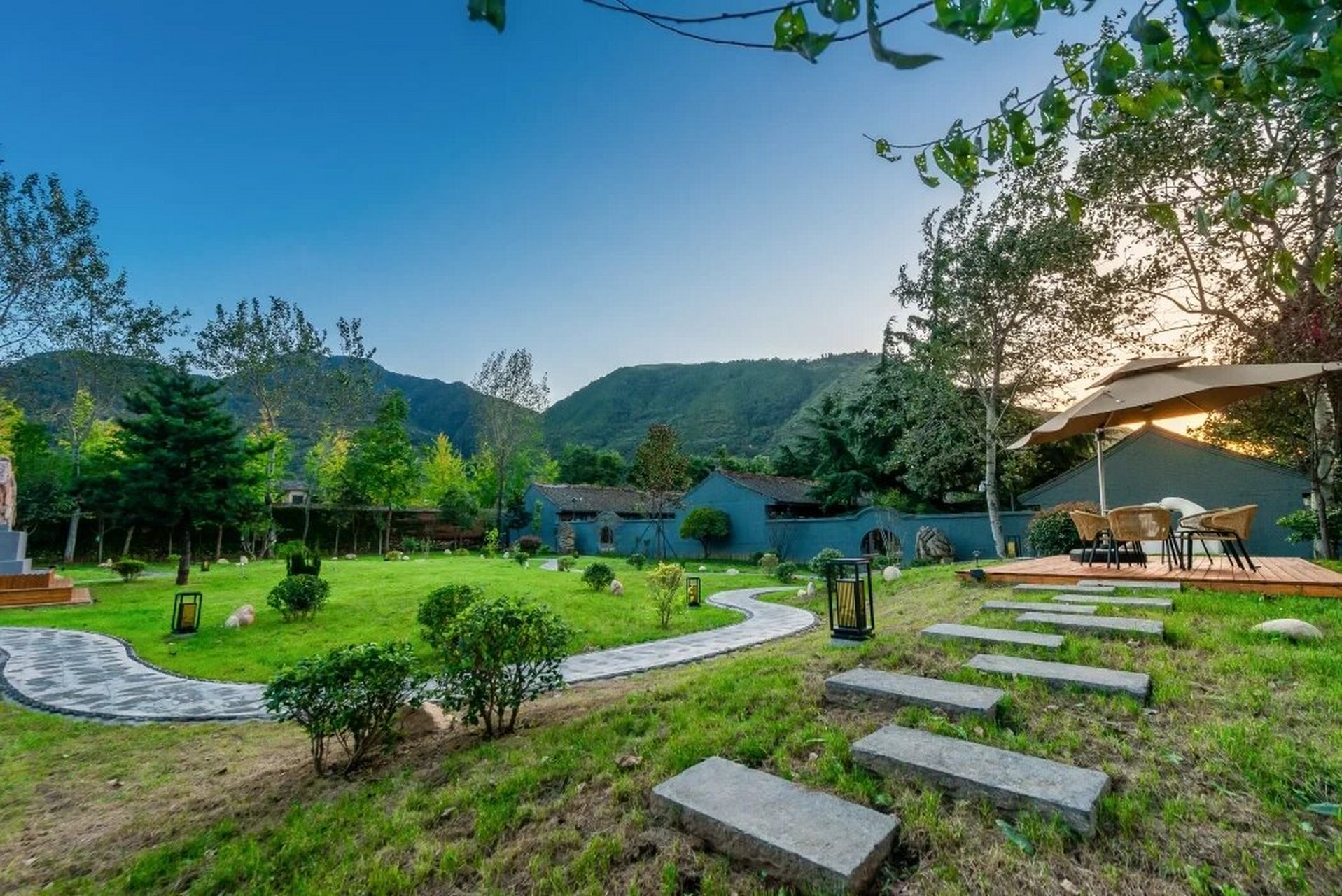 这次全家一起去终南山玩时定的民宿很不错,忍不住为它单独写一篇哈哈