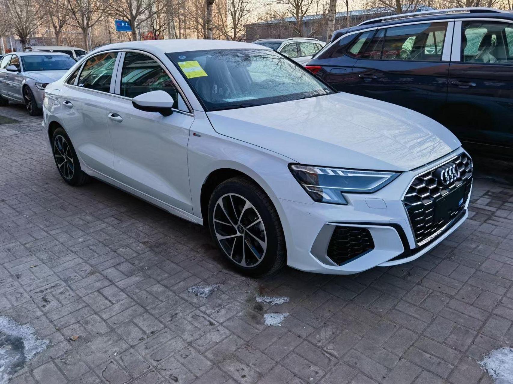 奥迪a3 spb 35tfsi 进取运动型 2024款3箱,指导价209600,2024.