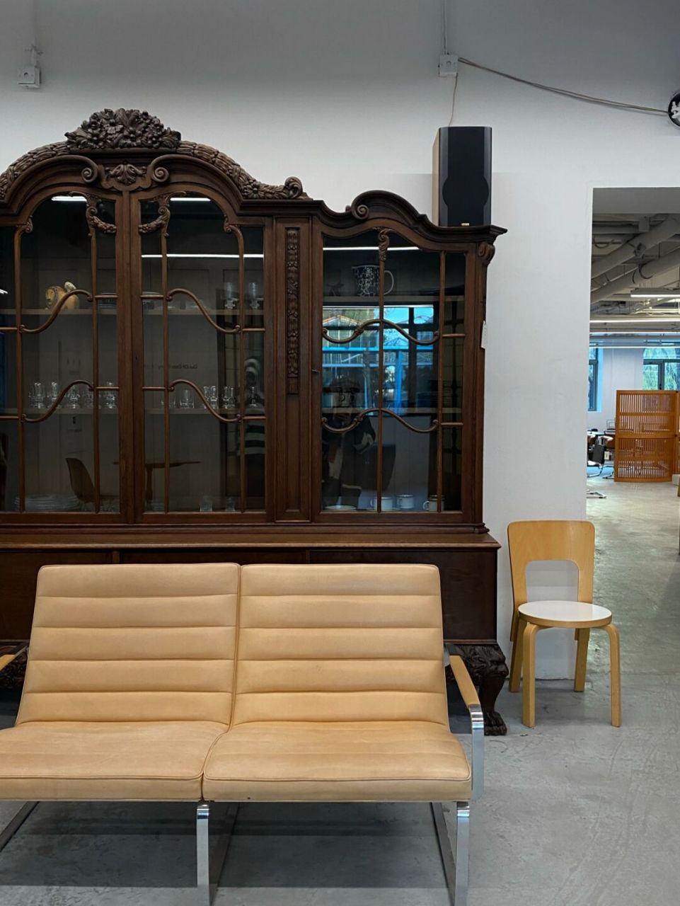 coznap北欧中古家具 电通创意广场的新店店 变得更加的宽敞明亮,店内