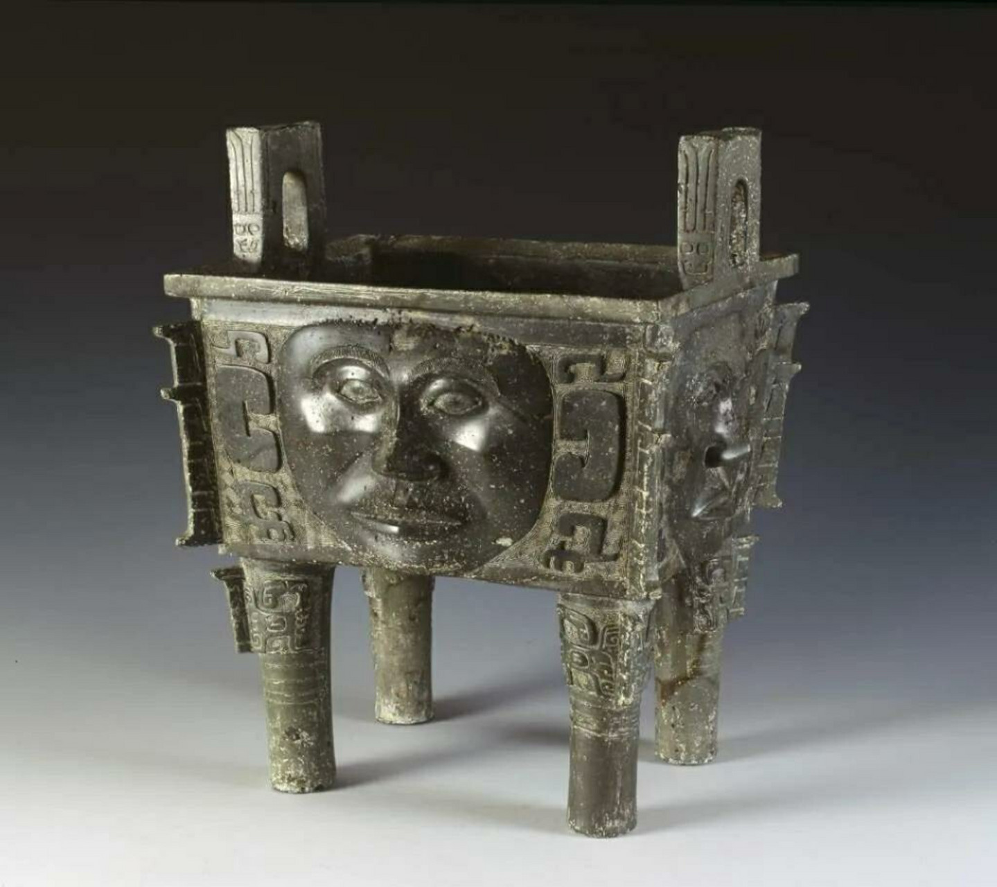 一日一物007 | 人面纹方鼎 一日一物识古今,艺海纵横游天下96 基础