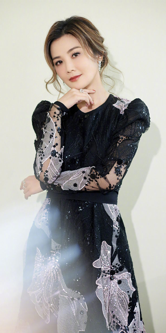 蔡卓妍优雅壁纸