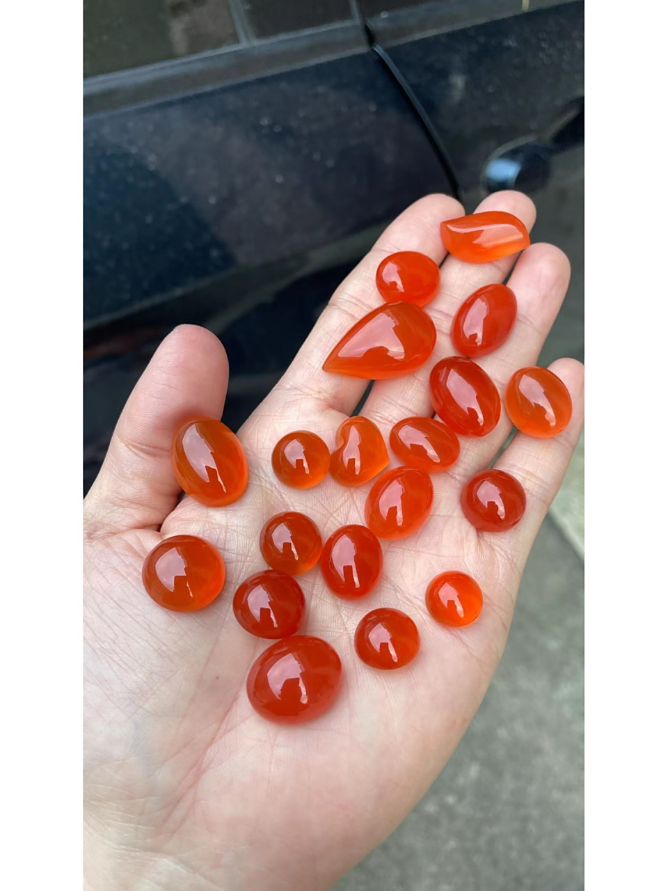 保山河湾冰红61南红镶嵌的宠儿   河湾冰红又被称为琥珀料,目前是