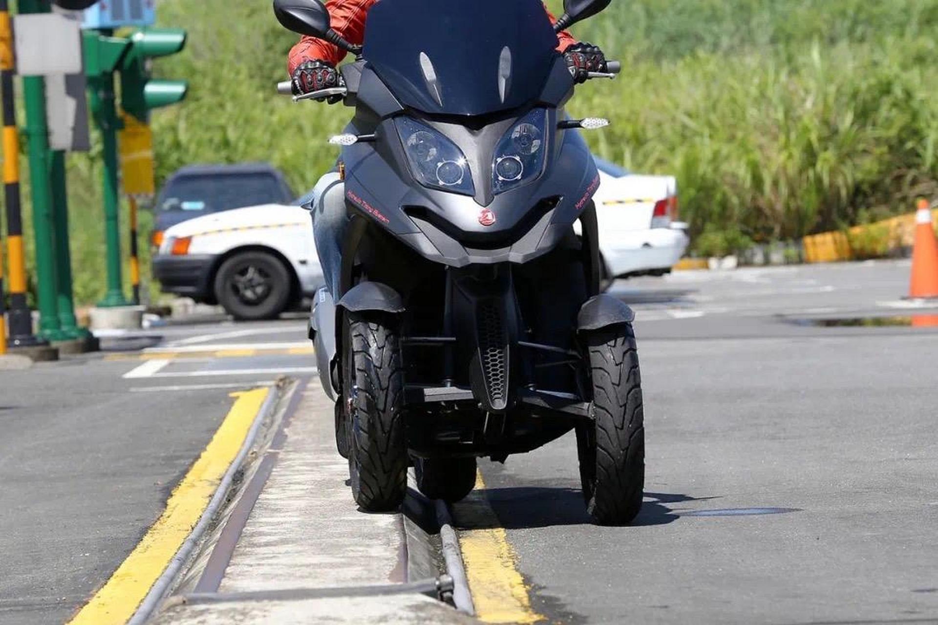 台湾宏佳腾倒三轮.宏佳腾3d-350倒三轮,原价6.88万  腰斩价 :4.