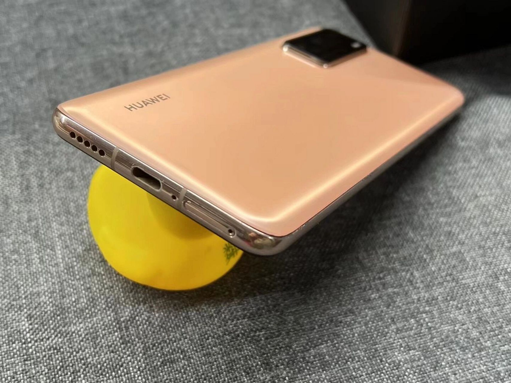 华为 p40 8 128 金金 5g华为p40  8 128g  金色,边框小磕碰,麒麟990