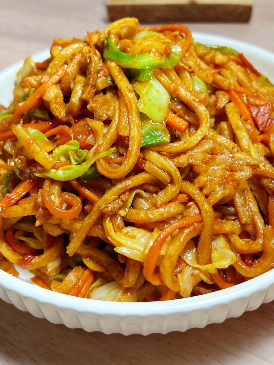 炒饼丝真的从小吃到大,做法如此简单,自己做的,一口下去有肉有菜有饼