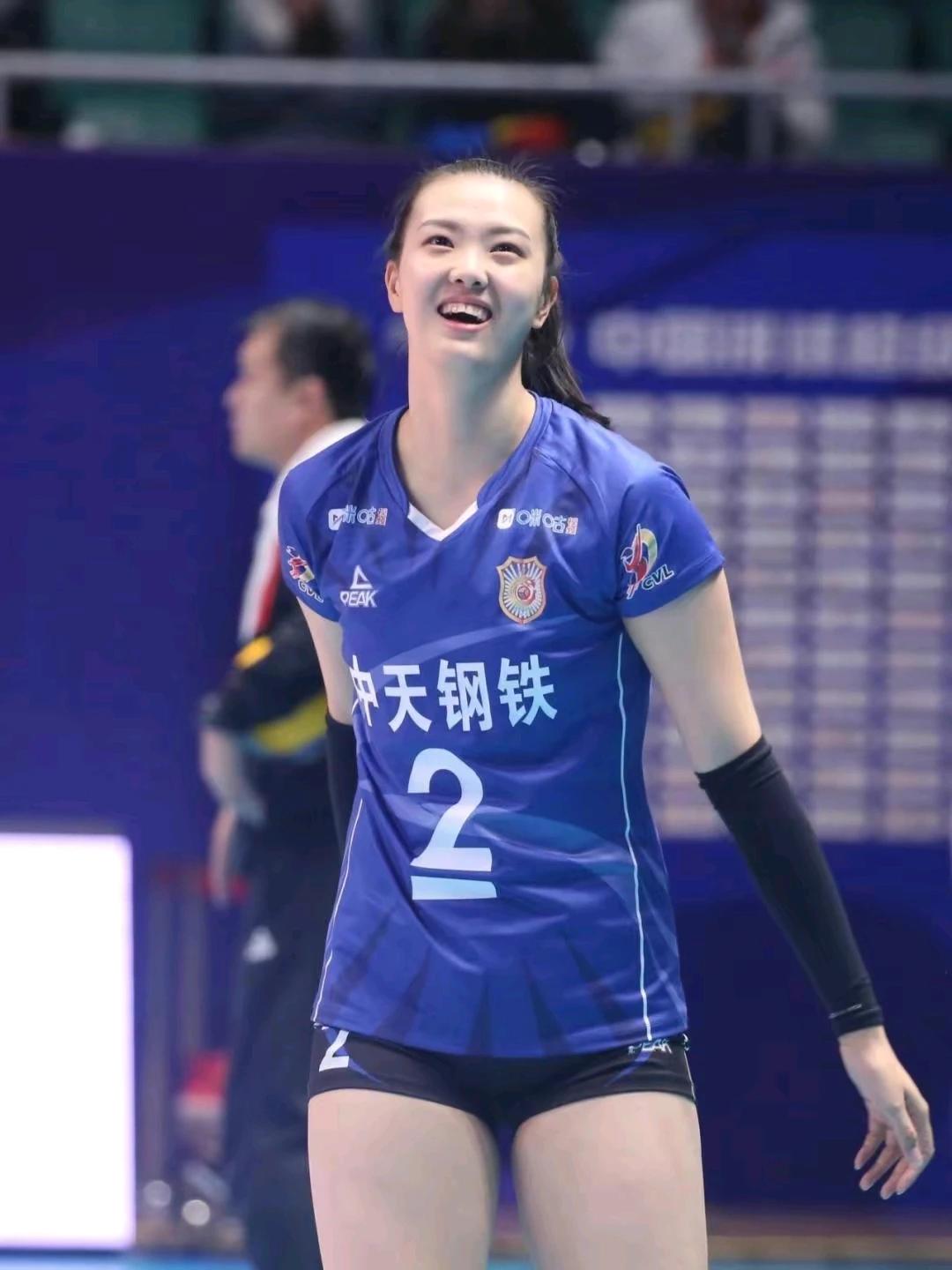 盘点现役中国女排实力与颜值并存的美女:  1:江苏女排张常宁,主攻