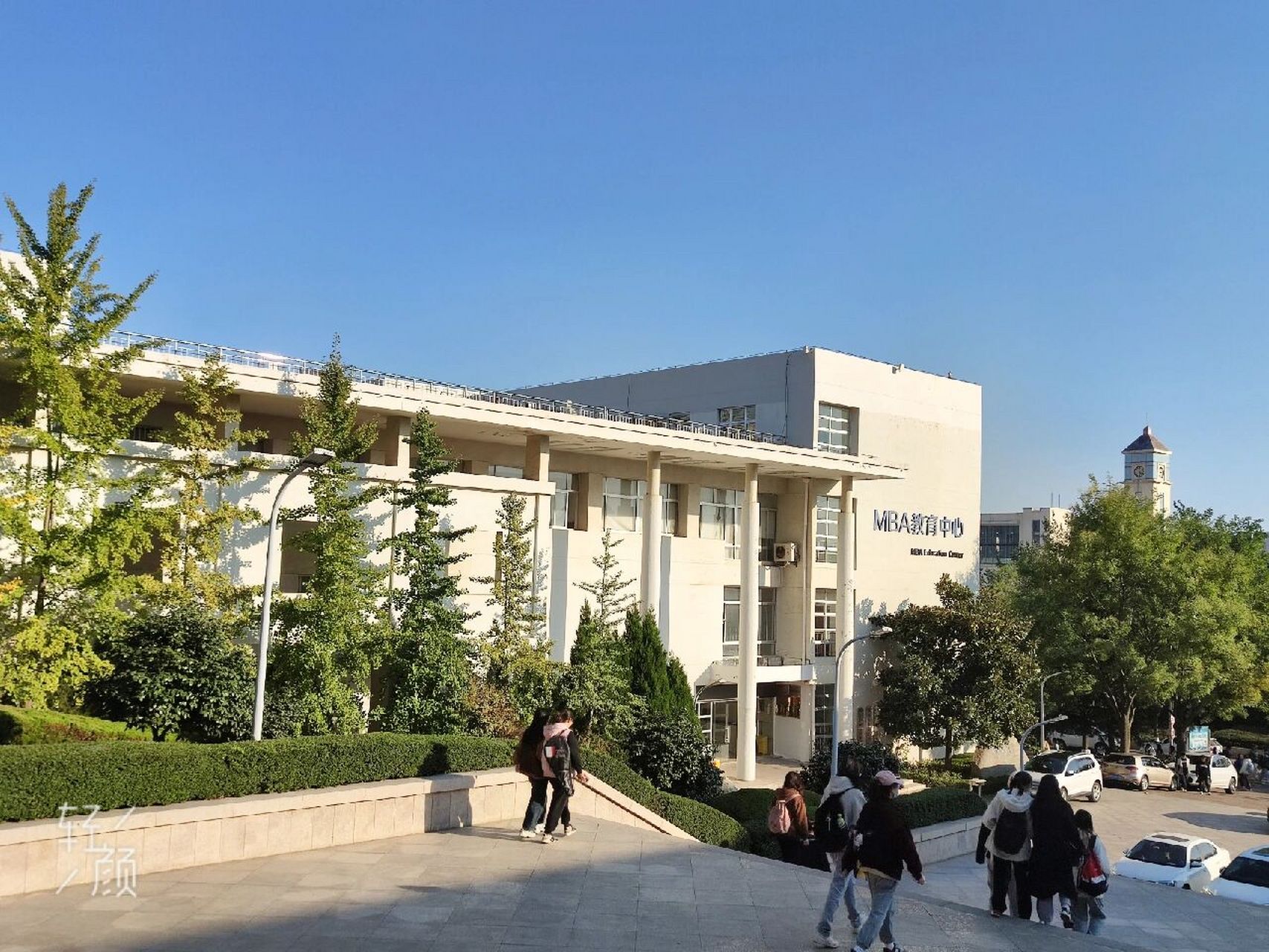 青岛科技大学崂山校区研究生   去年调剂到青岛科技大学,地理位置非常