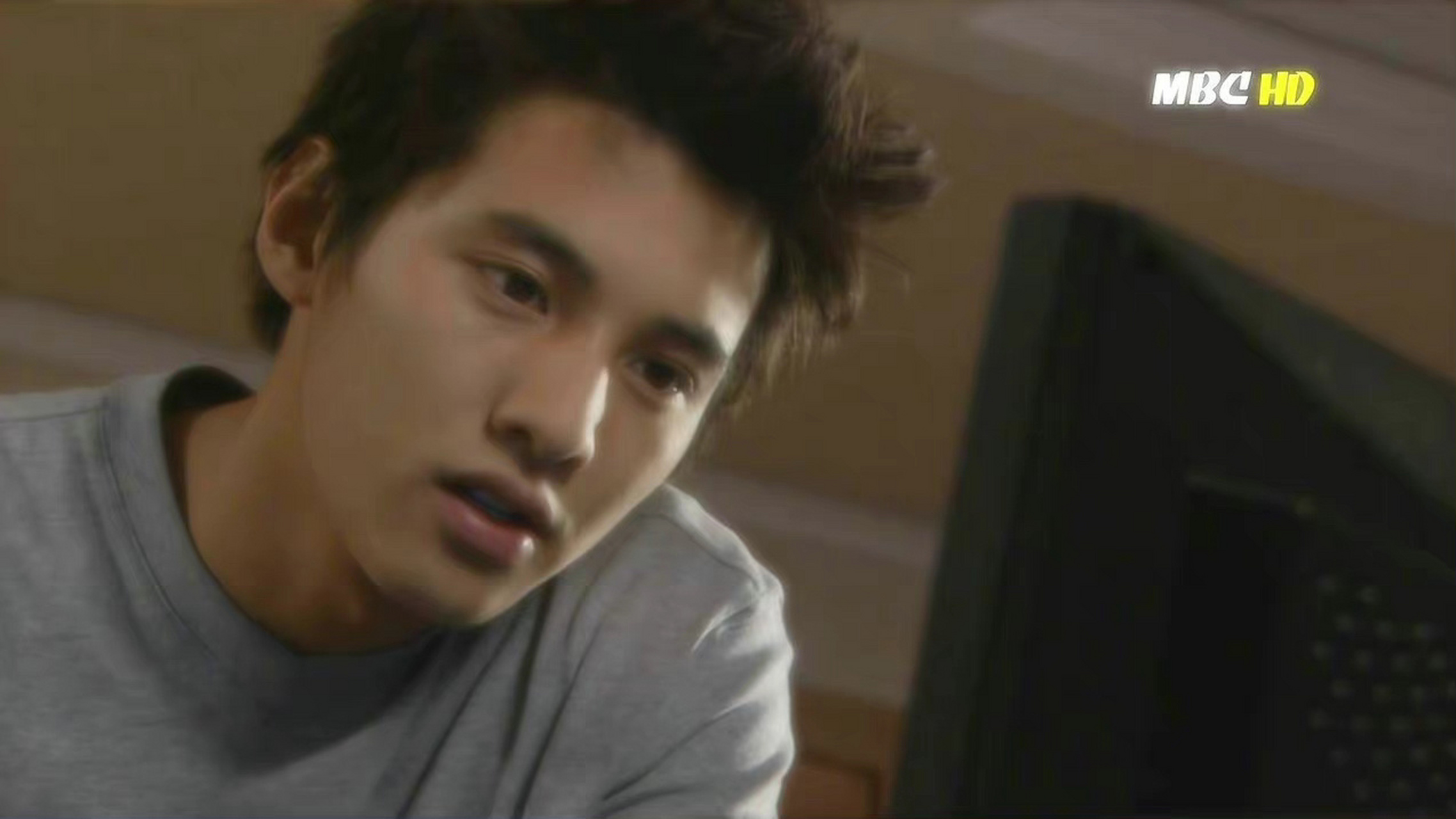 元斌真的好帅啊,这张脸简直无可挑剔,谁能与他比?没有人!