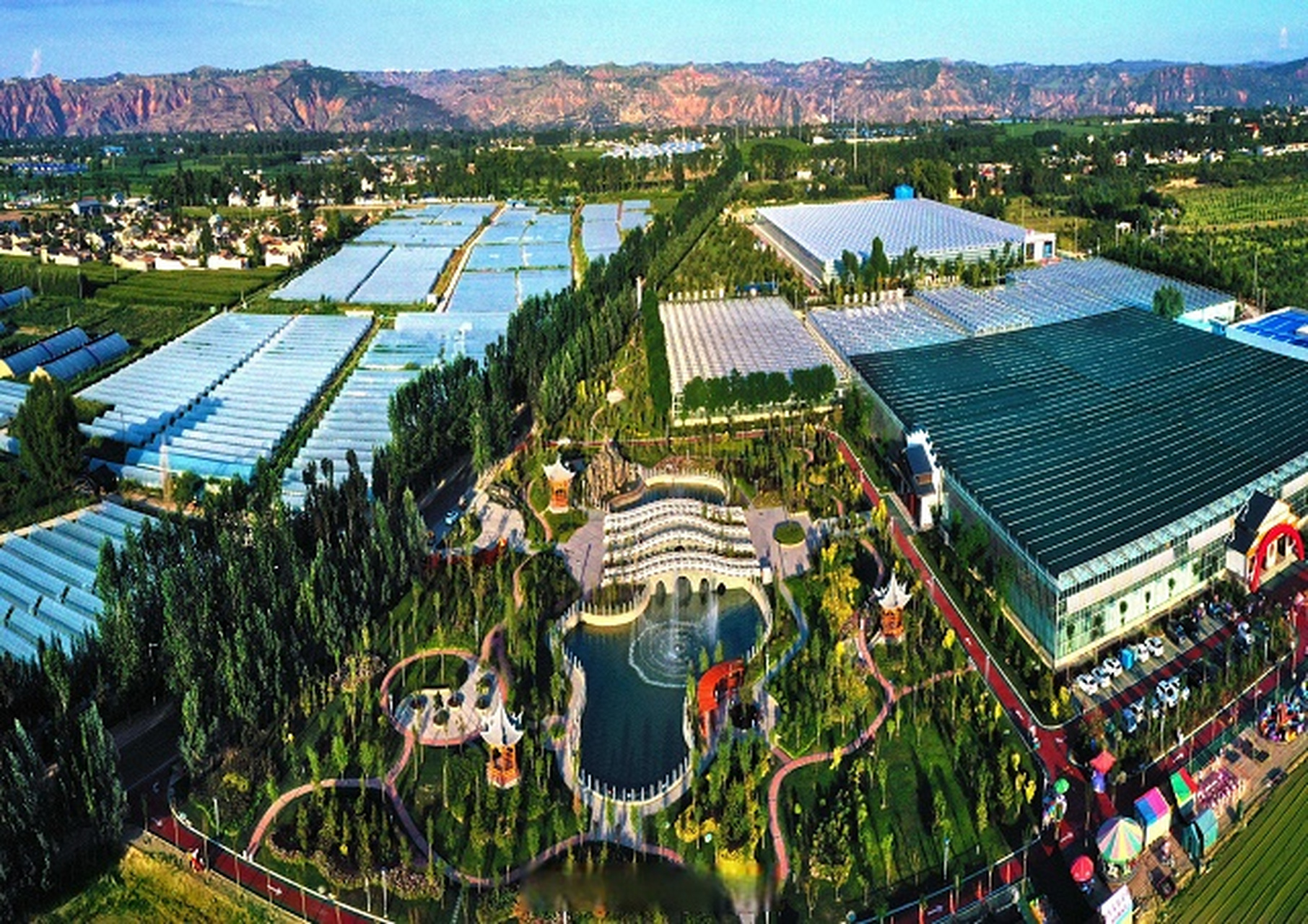 2024甘肃文旅第一缕阳光# 临夏县北塬鲜花港景区位于甘肃临夏国家