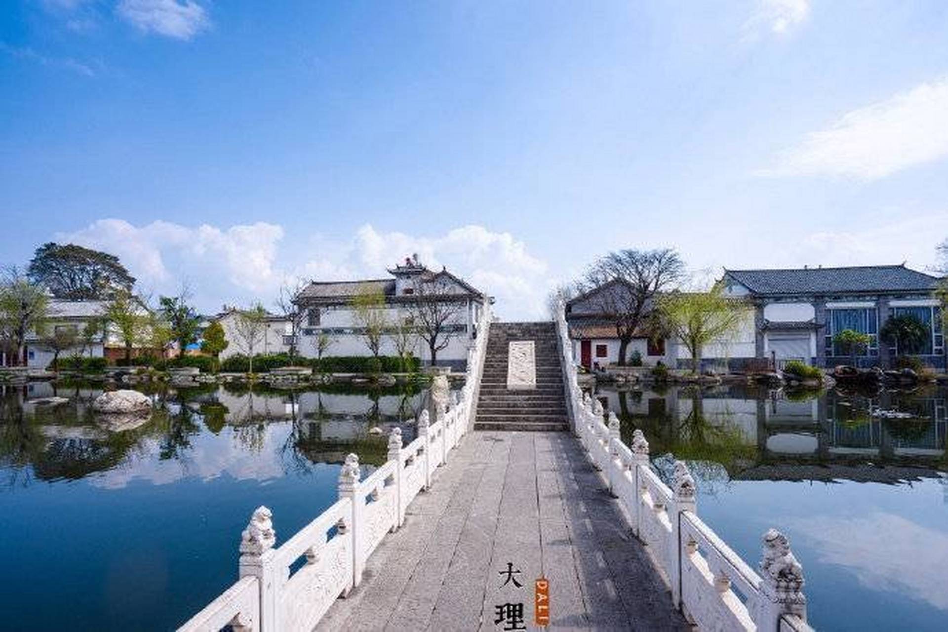 云南喜洲古镇,风花雪月里的人间烟火.