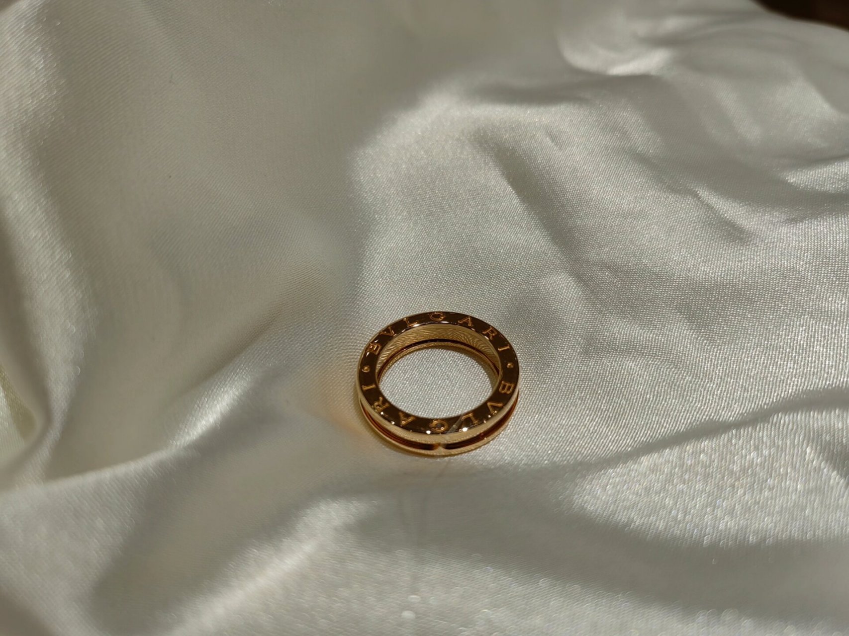 zero1 18k玫瑰金单环弹簧戒指 象征着简约和纯粹(1711ω1117)