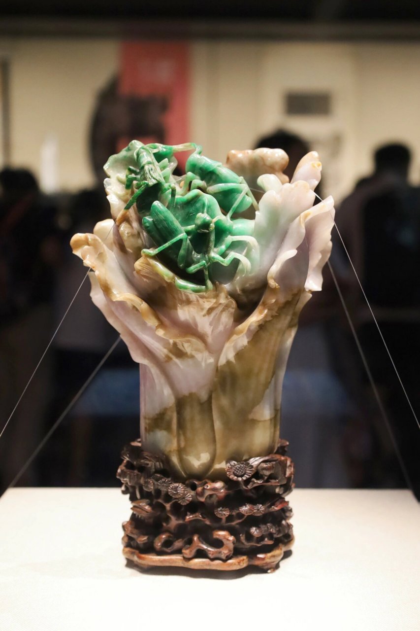 翡翠白菜,值得一来 翡翠蝈蝈白菜(清) 拍摄于天津博物馆,镇馆之宝之一
