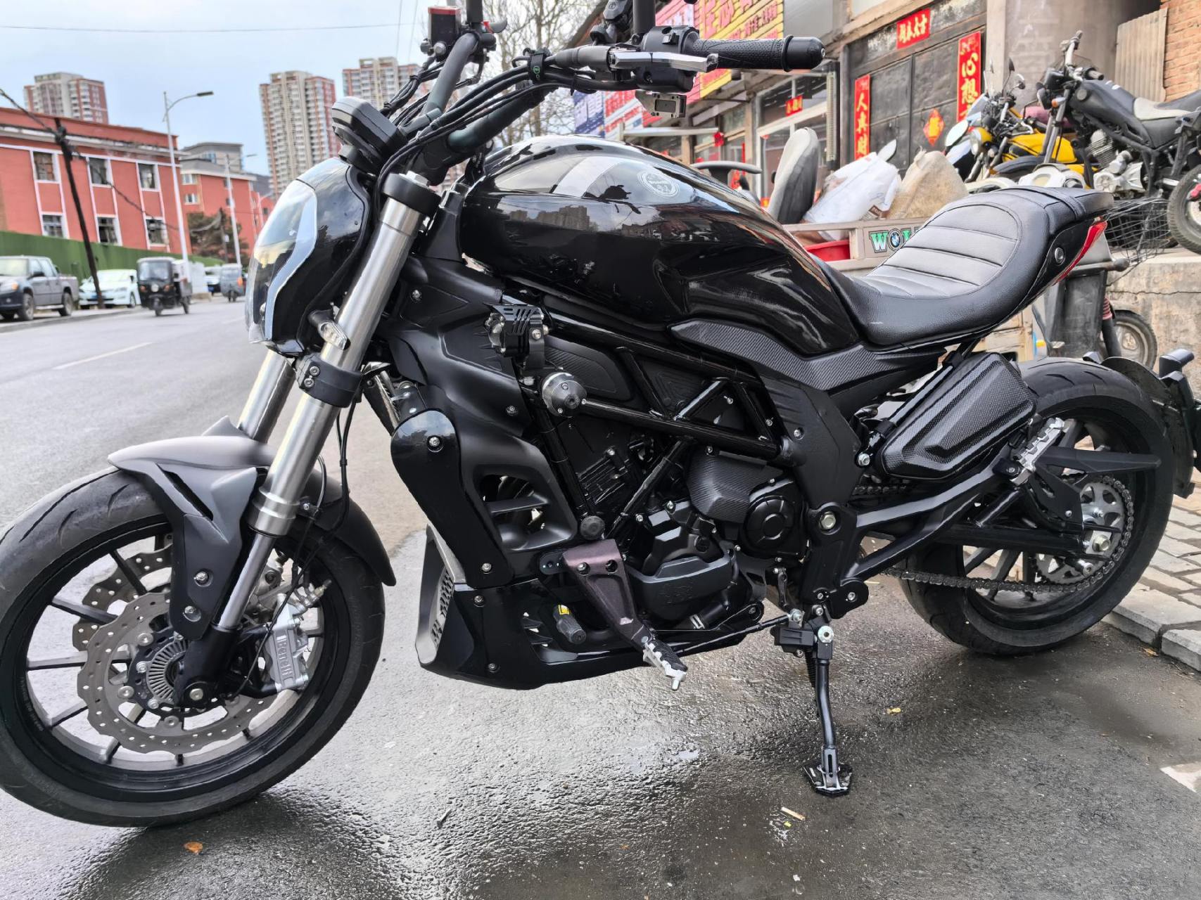 20年贝纳利502c,改装多多,亿西尔中尾段排气.