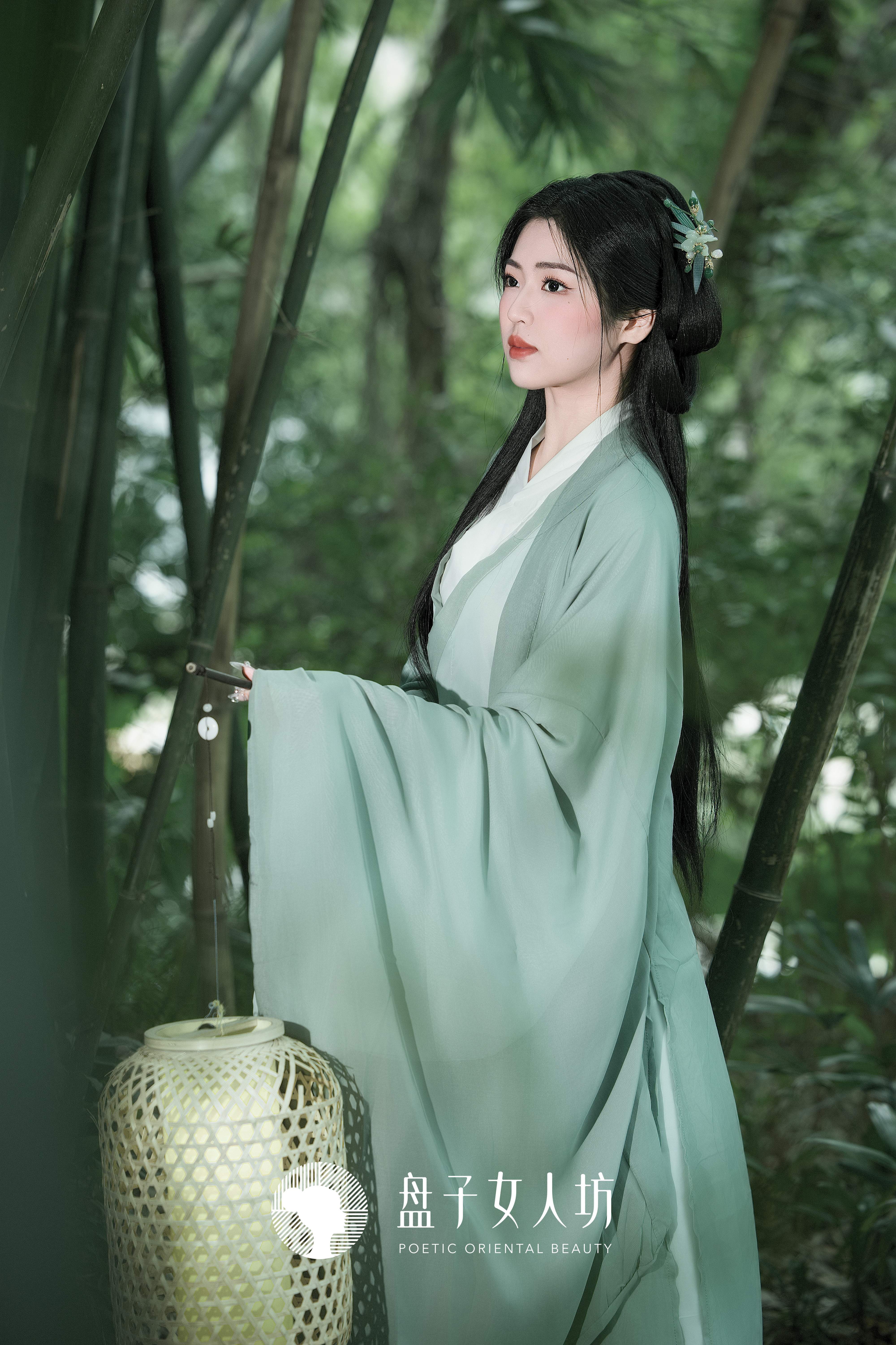 新品主题:《竹瑶》 "曲径通幽处,竹影拂衣去" 竹