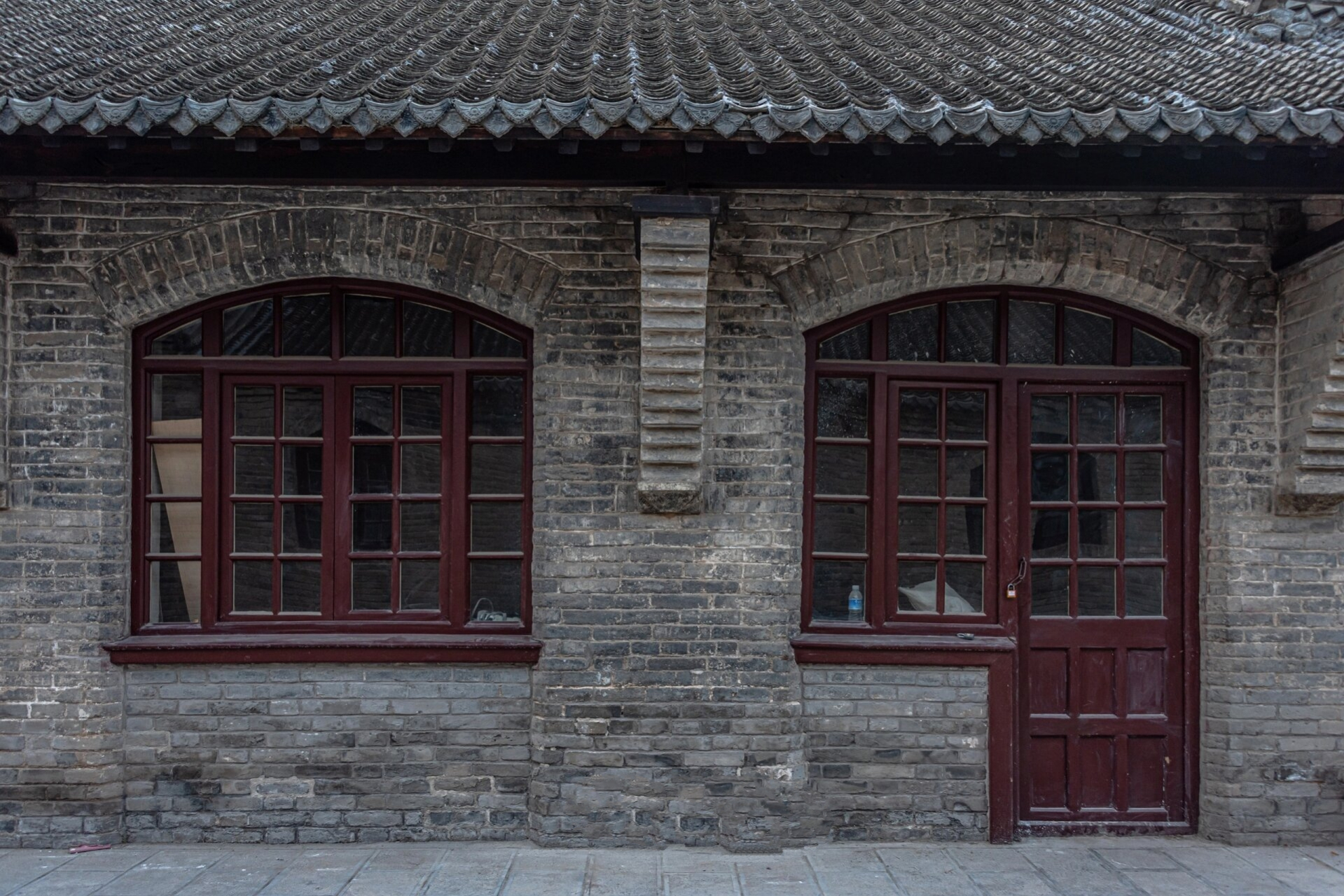 晓明楼 晓明楼,位于江苏省沛县初级中学校园内,其前