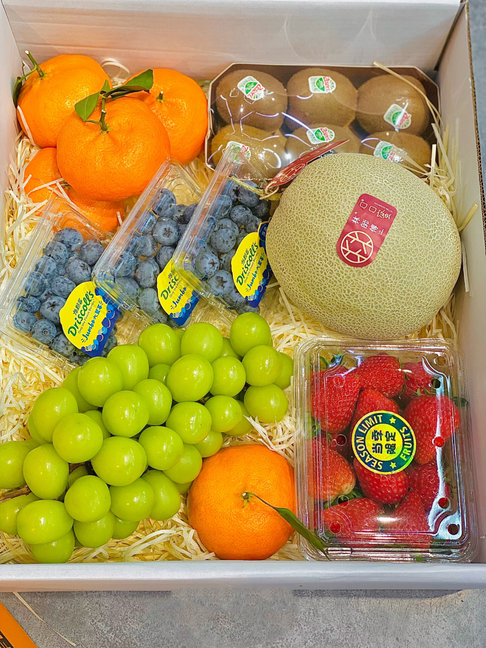 简简单单来个混搭水果礼盒吧🎁 对于高要求和预算有限的可以考虑